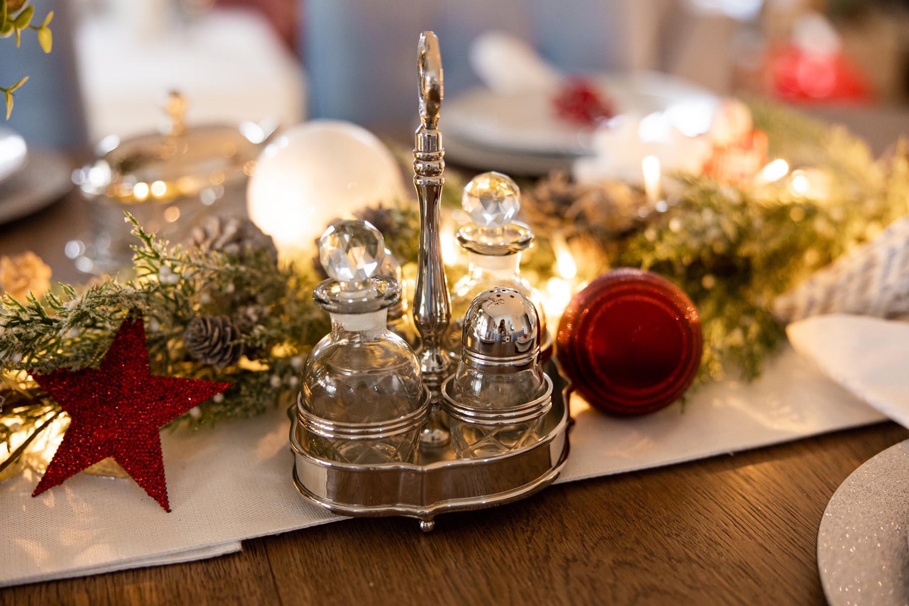 PRZYPRAWNIK z niklu, zestaw pojemników na stół piekny