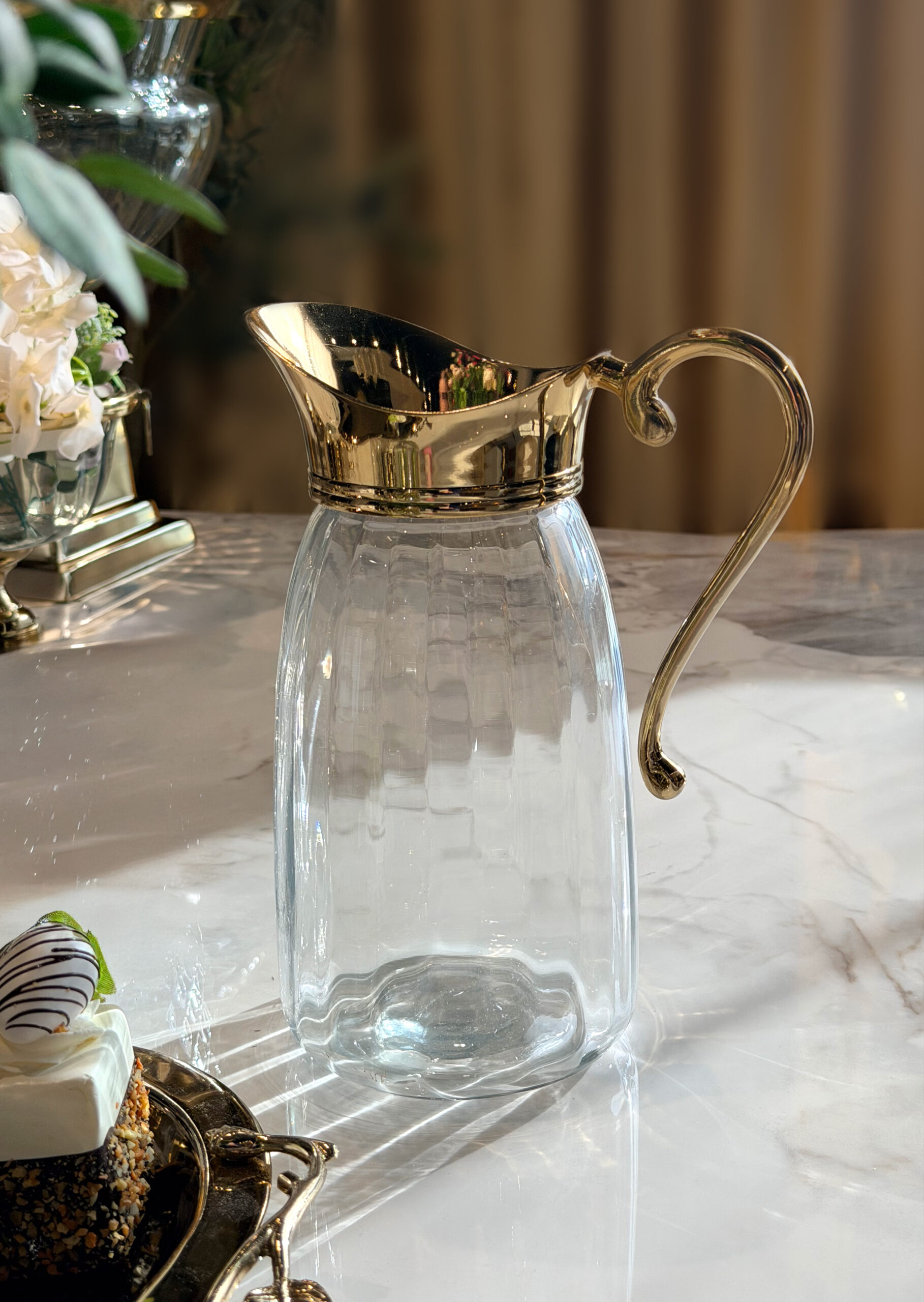 DZBANEK szklany z metalową złotą rączką glamour DZBANEK szklany z metalową złotą rączką glamour