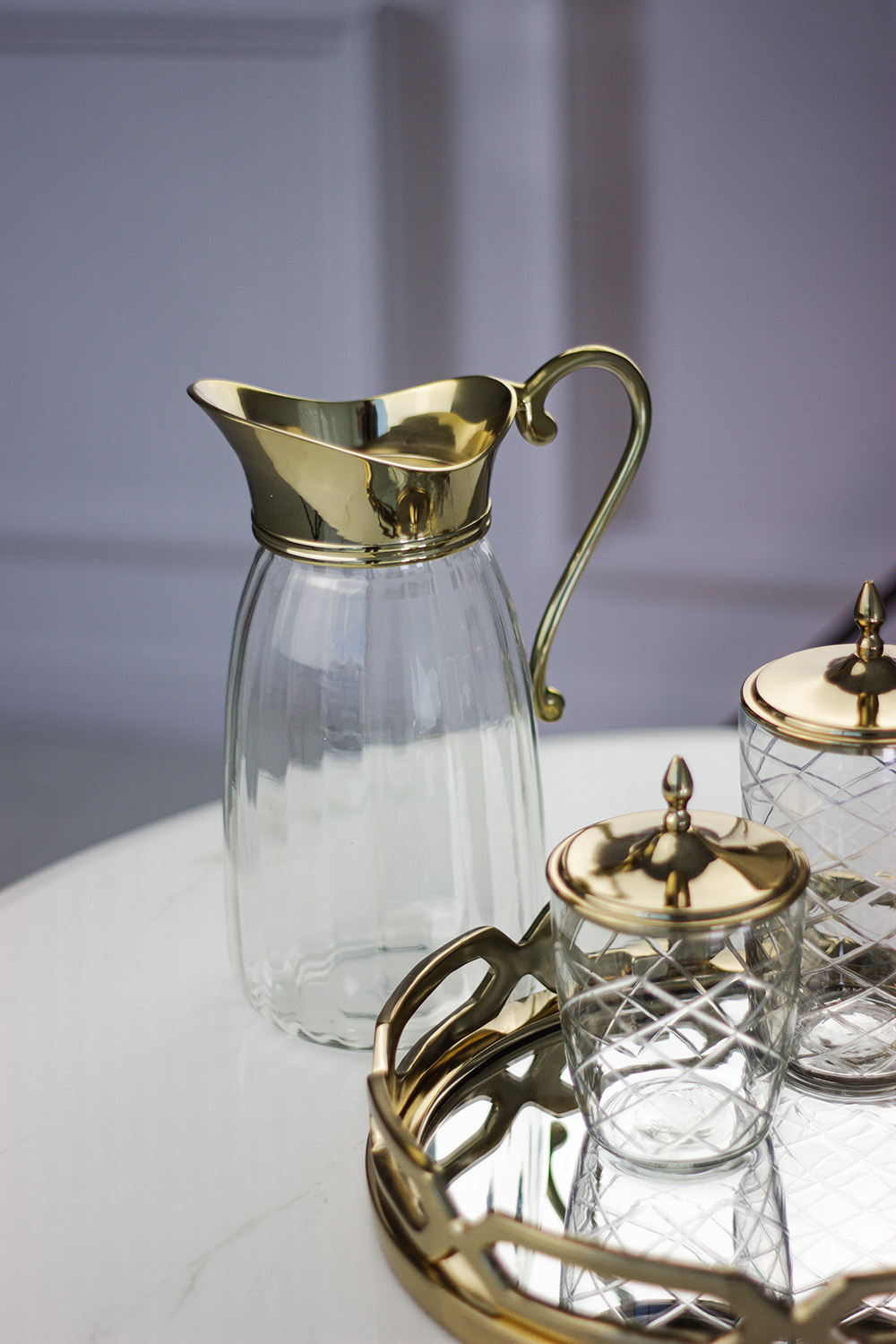 DZBANEK szklany z metalową złotą rączką glamour, elegancki DZBANEK szklany z metalową złotą rączką glamour, elegancki