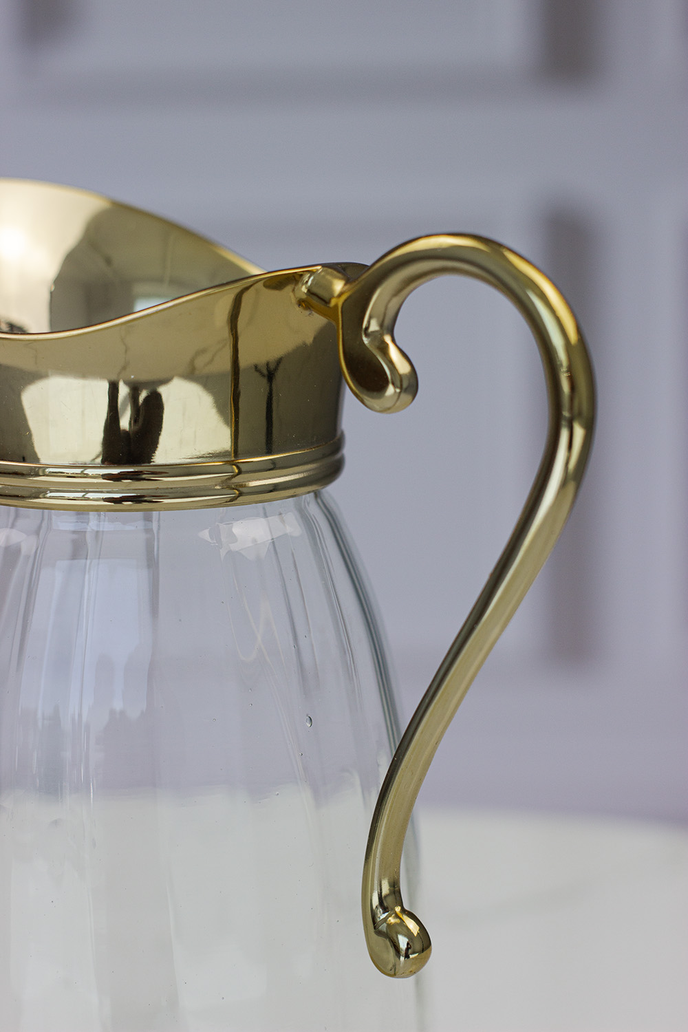 DZBANEK szklany z metalową złotą rączką glamour, piękny DZBANEK szklany z metalową złotą rączką glamour, piękny