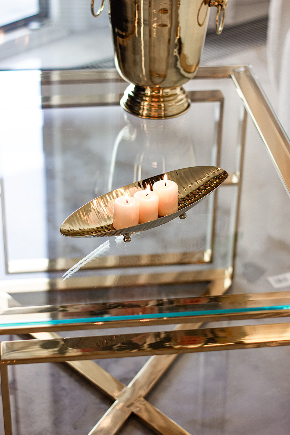 PATERA DEKORACYJNA złota w kształcie liścia styl glamour PATERA DEKORACYJNA złota w kształcie liścia styl glamour