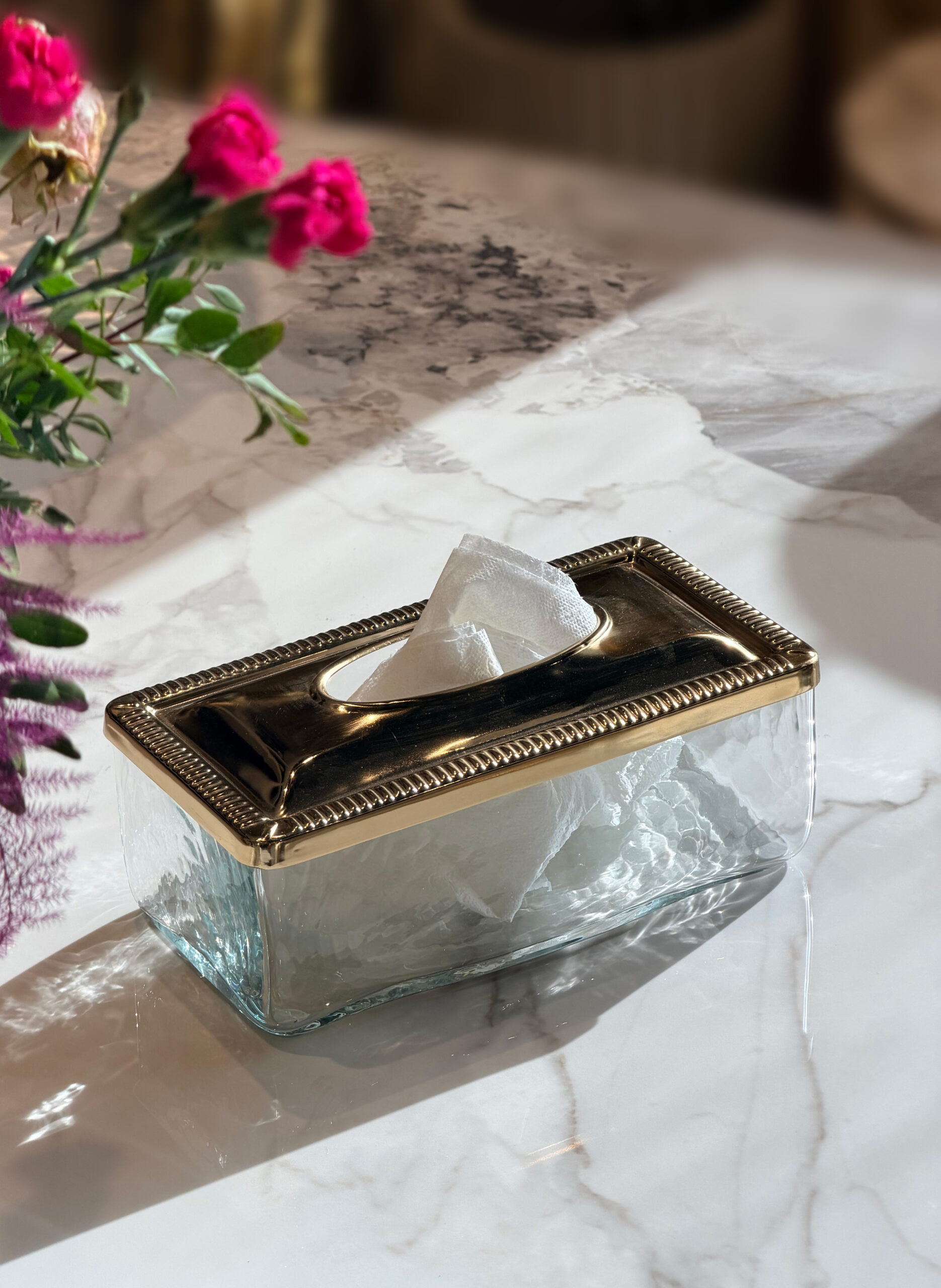 SERWETNIK szklano metalowy ze złotą pokrywką glamour