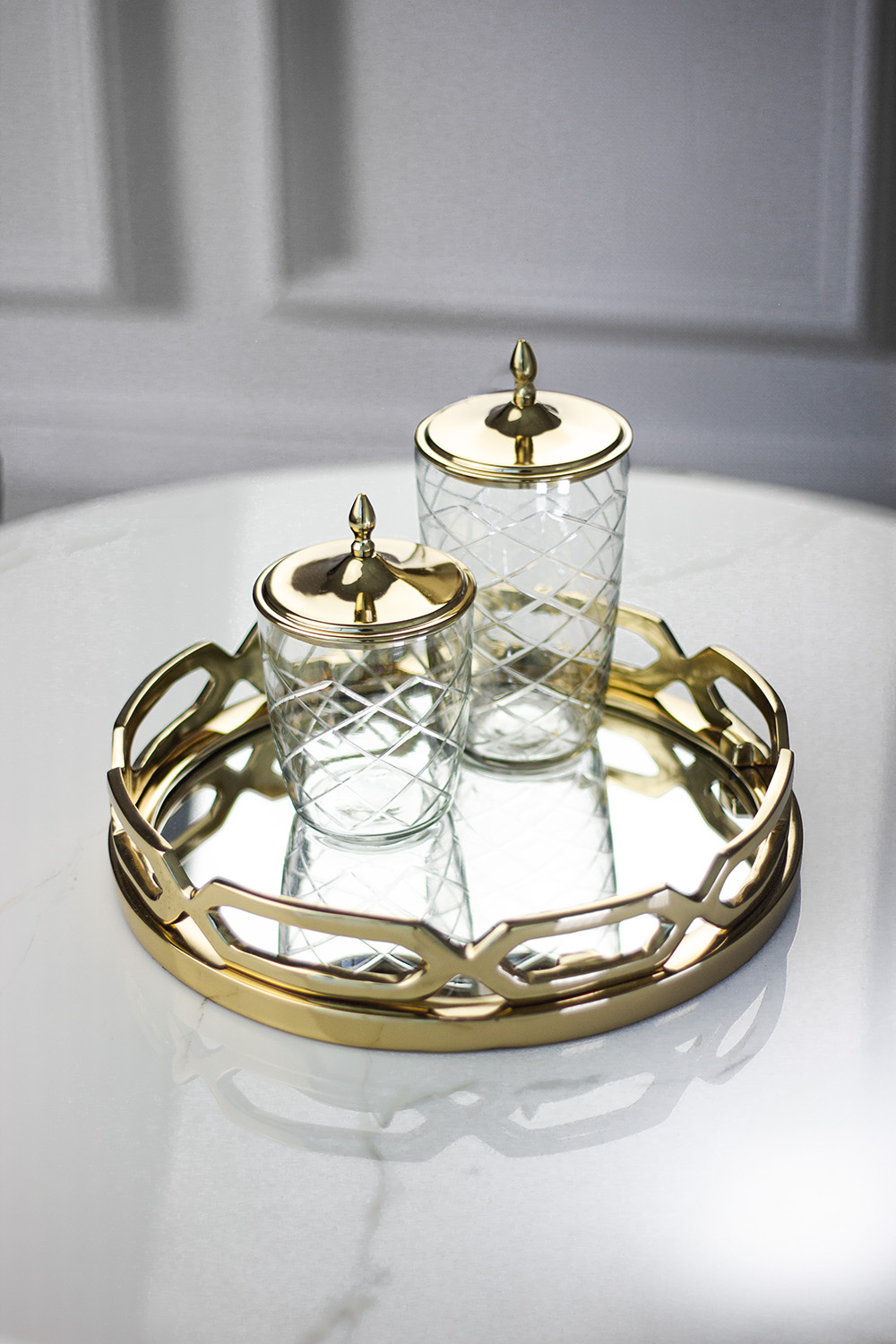 TACA z lustrzanym dnem i złotym wykończeniem styl glamour, ekskluzywna