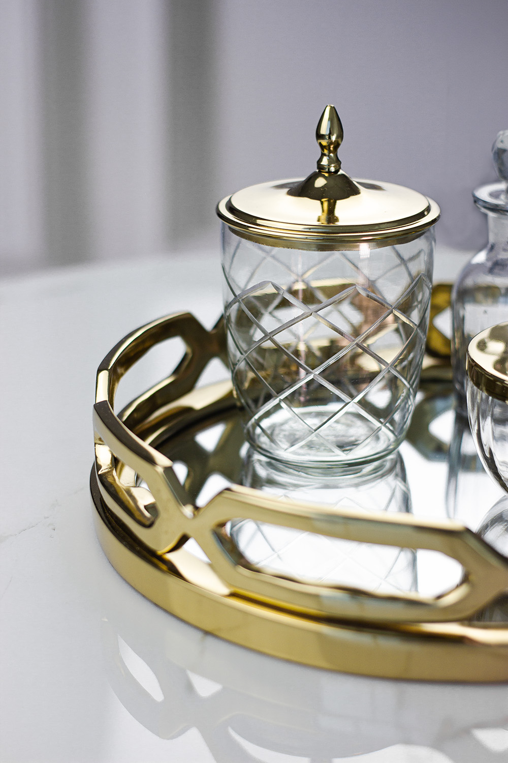 TACA z lustrzanym dnem i złotym wykończeniem styl glamour, wyjątkowa