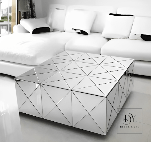 STOLIK-KAWOWY-SOHO-szklany-z-geometrycznym-wzorem-styl-nowoczesny