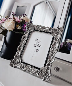 RAMKA NA ZDJĘCIE srebrna, ozdobna ramka, motyw kwiatów z kryształkami, piękna