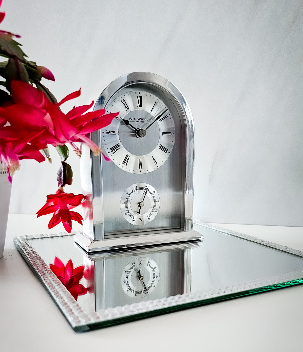 ZEGAR STOJĄCY srebrny metalowy z termometrem klasyczny, piękny ZEGAR STOJĄCY srebrny metalowy z termometrem klasyczny, piękny