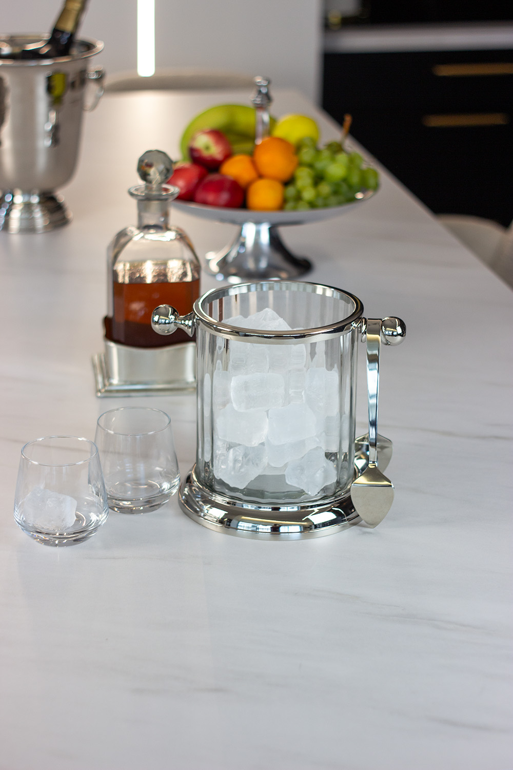 COOLER szklany ze srebrnymi elementami glamour, ekskluzywny COOLER szklany ze srebrnymi elementami glamour, ekskluzywny