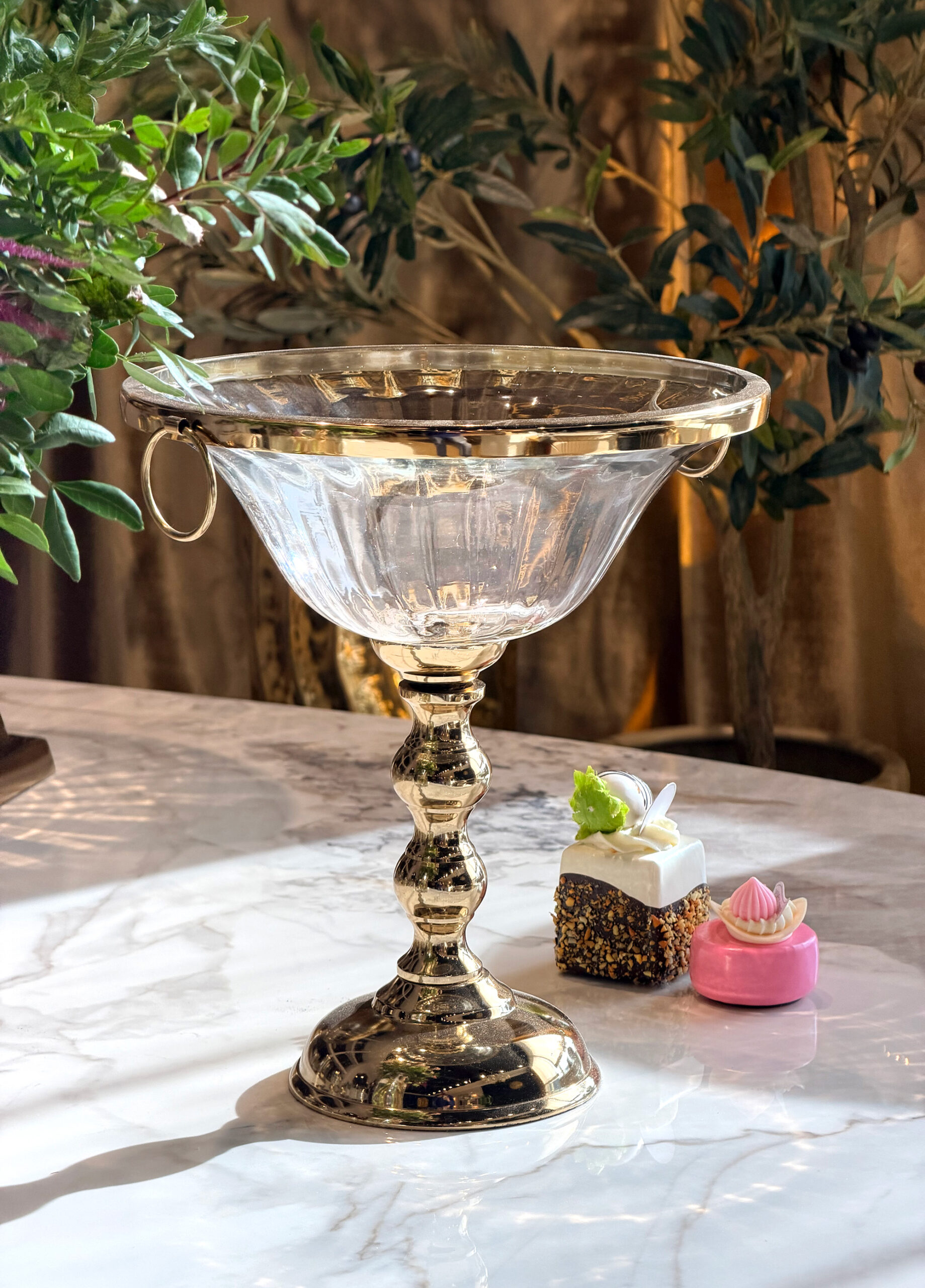 WAZON PATERA szklany złoty kształt pucharu glamour