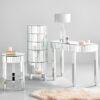 meble-lustrzane-srebrne- w-stylu-nowoczesnym-glamour-optycznie powiększają pomieszczenie