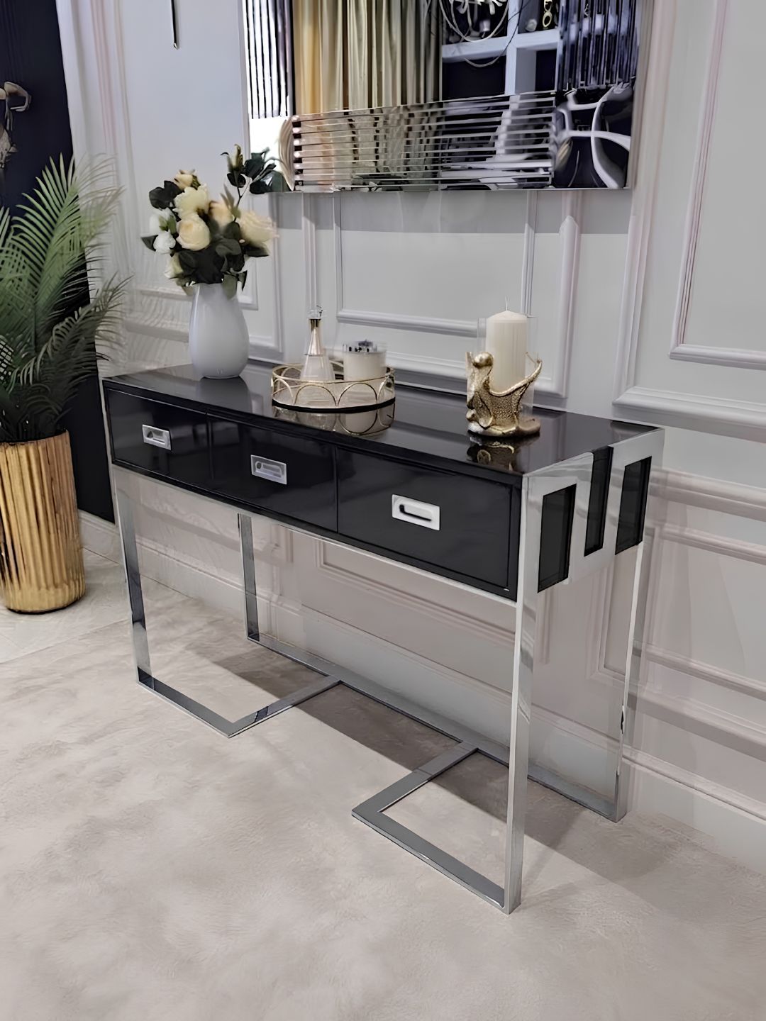 KONSOLA Espiro Nero Silver prostokątna srebrne błyszczące wykończenie styl glamour – czarna KONSOLA Espiro Nero Silver prostokątna srebrne błyszczące wykończenie styl glamour – czarna