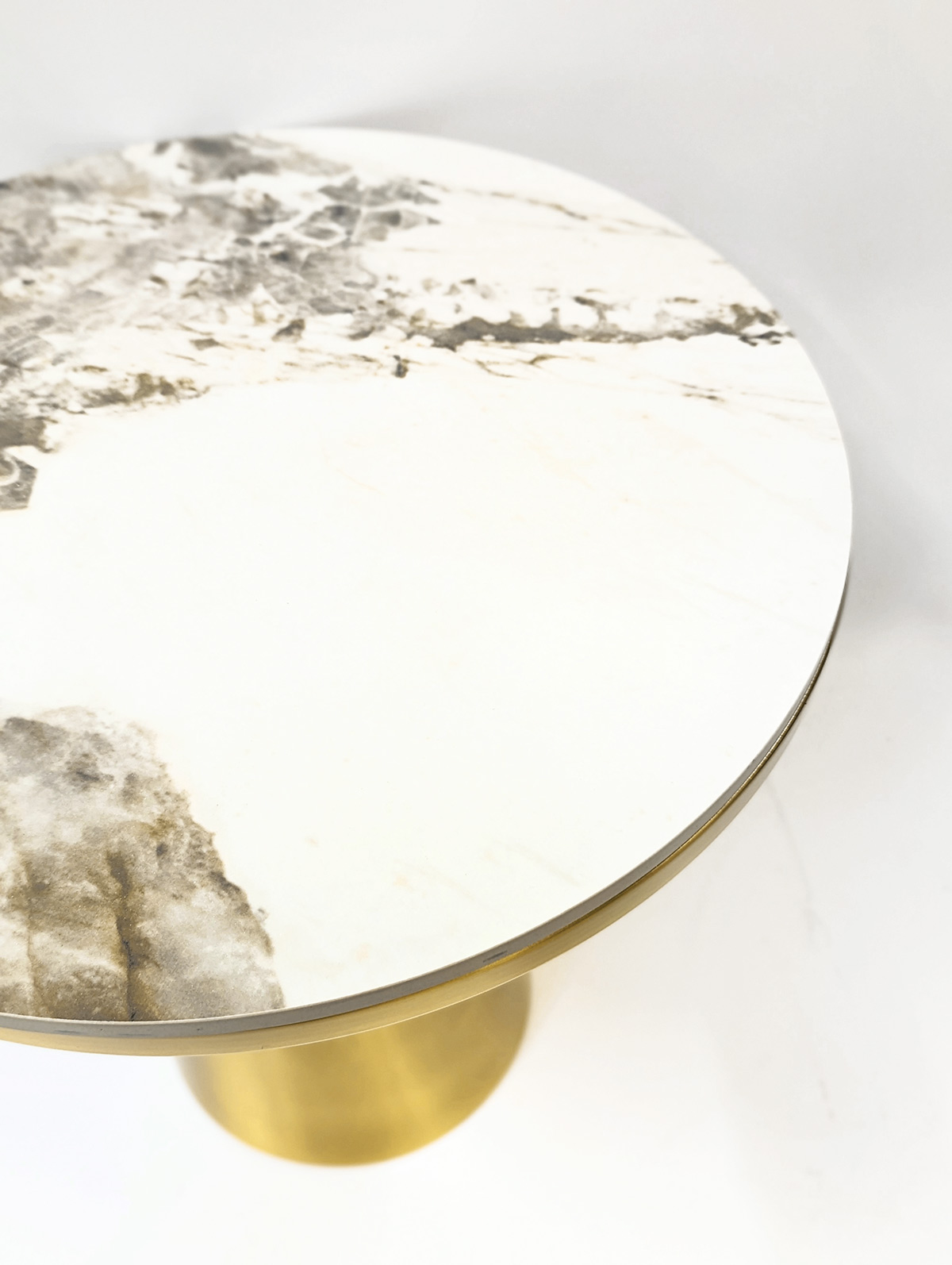 STOLIK POMOCNICZY złota podstawa, marmurowy blat okrągły, ekskluzywny STOLIK POMOCNICZY złota podstawa, marmurowy blat okrągły, ekskluzywny