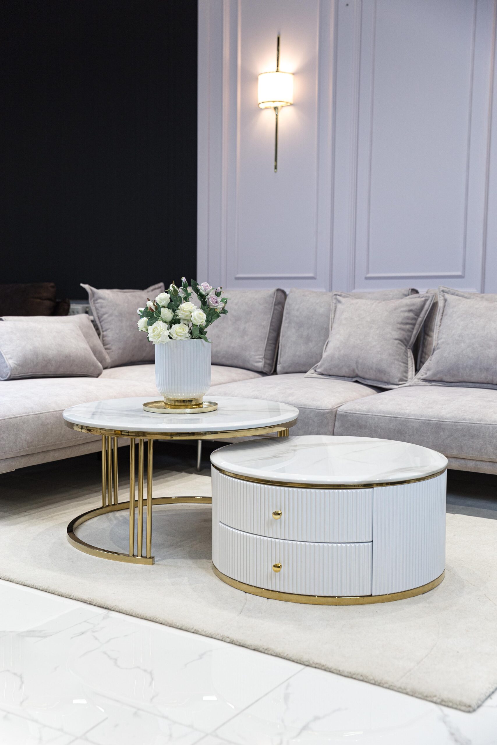 ZESTAW STOLIKÓW KAWOWYCH Anne 2w1, blat z konglomeratu marmurowego, ZŁOTY BŁYSZCZĄCY, ryflowany z szufladą ZESTAW STOLIKÓW KAWOWYCH Anne 2w1, blat z konglomeratu marmurowego, ZŁOTY BŁYSZCZĄCY, ryflowany z szufladą