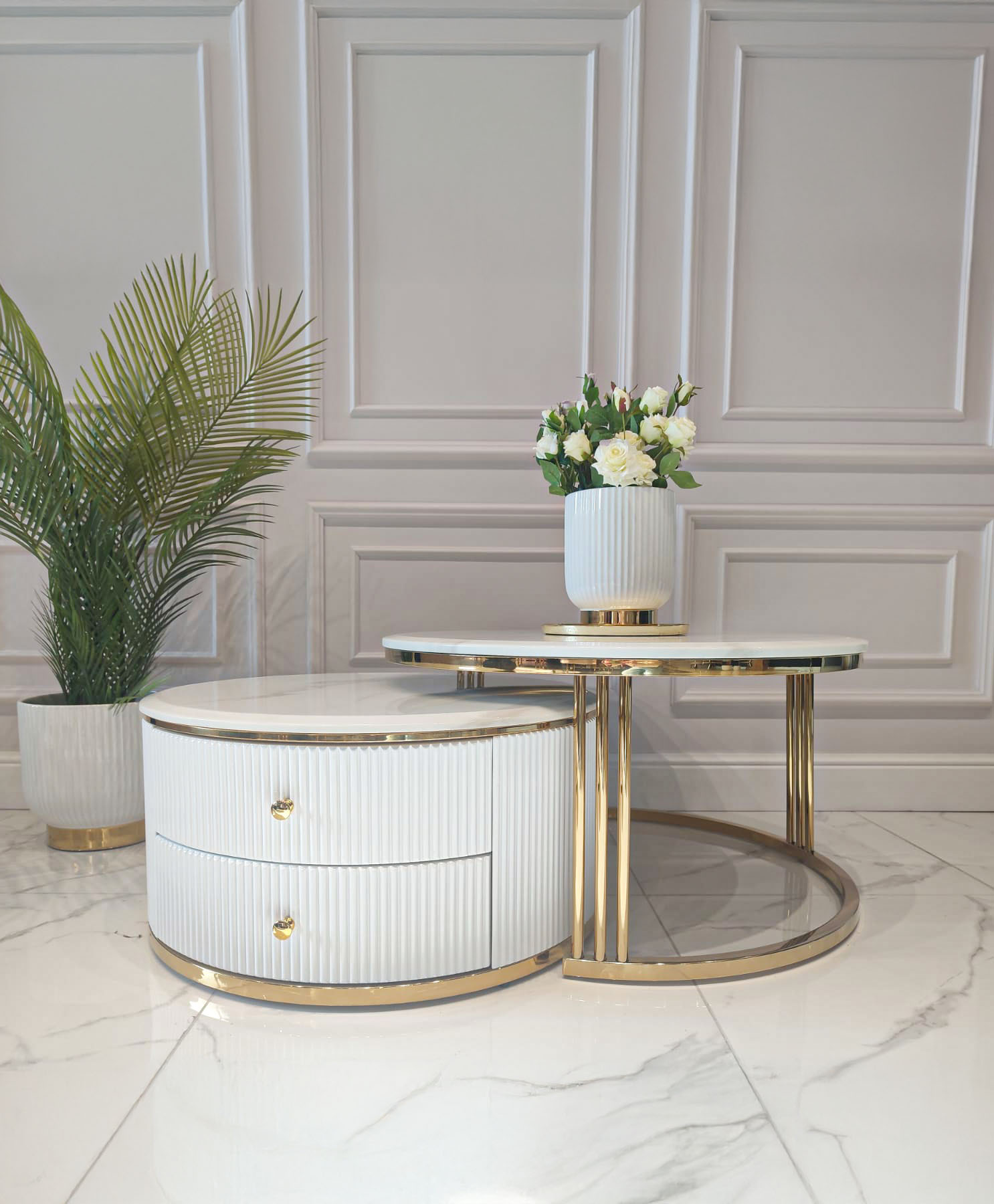 ZESTAW STOLIKÓW KAWOWYCH Anne 2w1, blat z konglomeratu marmurowego, ZŁOTY BŁYSZCZĄCY, ryflowany z szufladą, piękny ZESTAW STOLIKÓW KAWOWYCH Anne 2w1, blat z konglomeratu marmurowego, ZŁOTY BŁYSZCZĄCY, ryflowany z szufladą, piękny