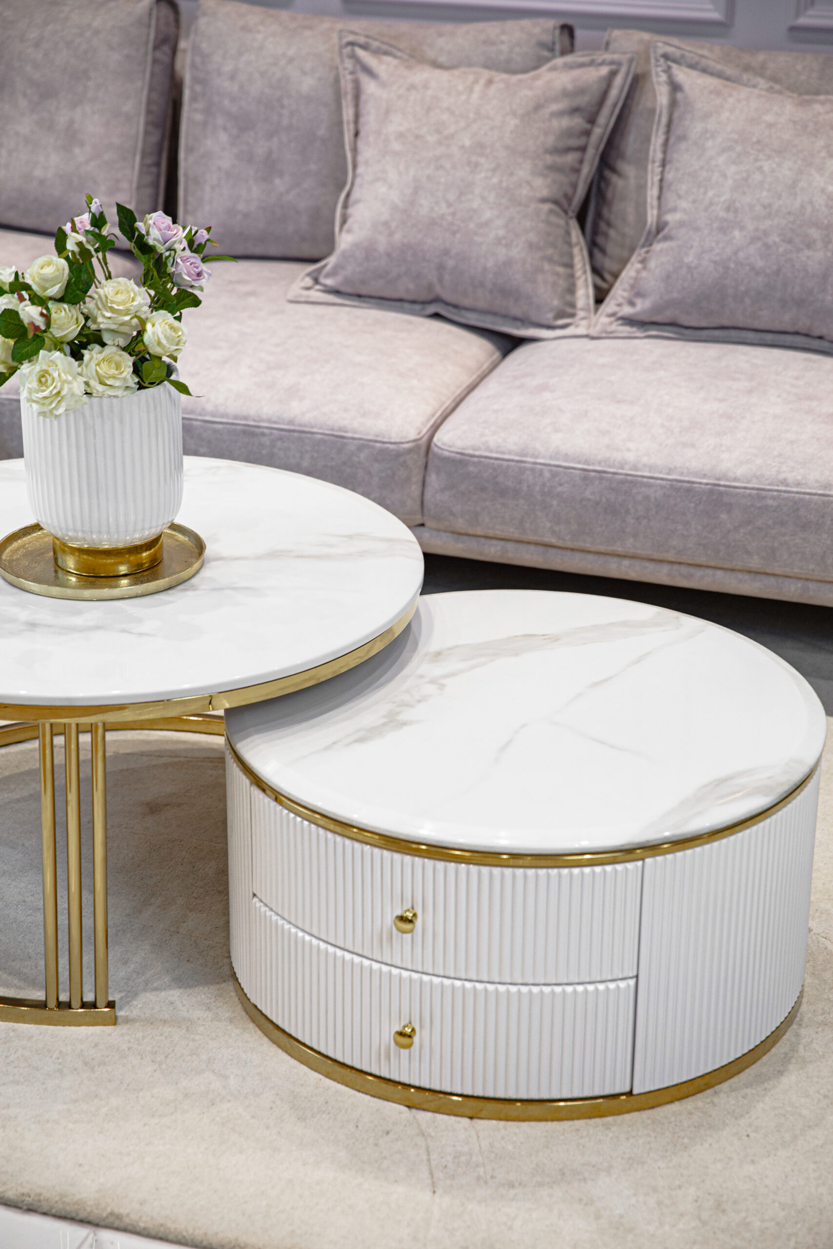 ZESTAW STOLIKÓW KAWOWYCH Anne 2w1, blat z konglomeratu marmurowego, ZŁOTY BŁYSZCZĄCY, ryflowany z szufladą, wyjątkowy ZESTAW STOLIKÓW KAWOWYCH Anne 2w1, blat z konglomeratu marmurowego, ZŁOTY BŁYSZCZĄCY, ryflowany z szufladą, wyjątkowy