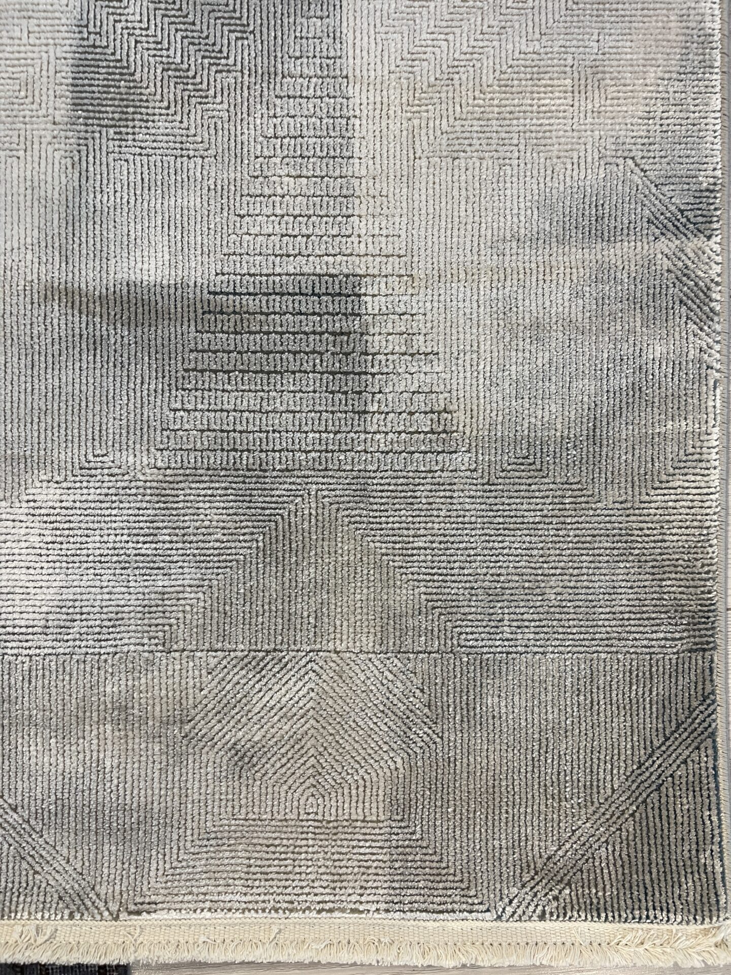 DYWAN Layor Grey Triangle, szary, geometryczny wzór, wytrzymały, wyjątkowy DYWAN Layor Grey Triangle, szary, geometryczny wzór, wytrzymały, wyjątkowy