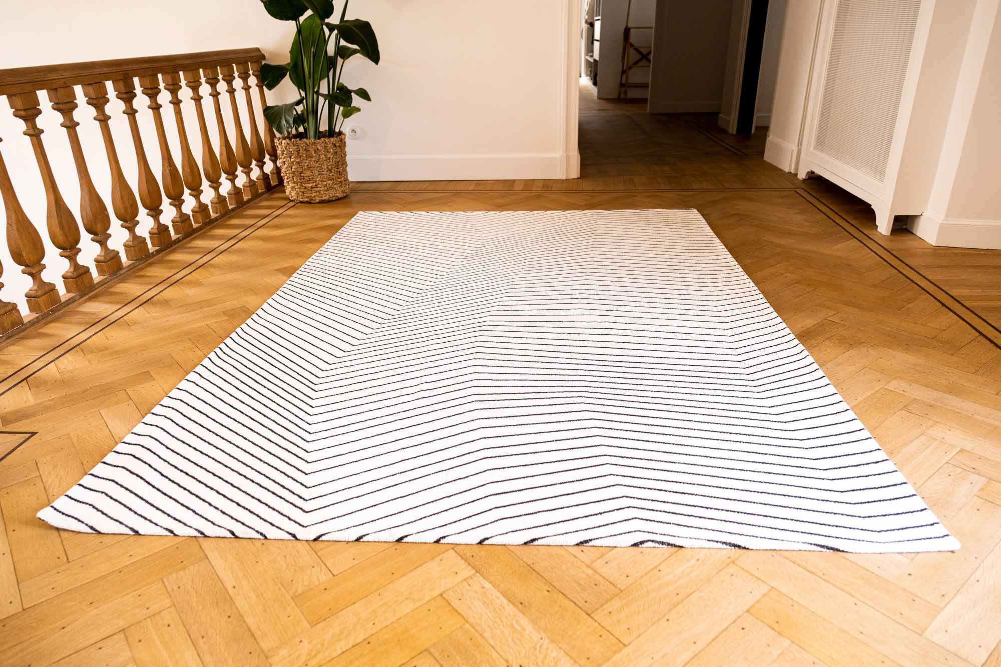 DYWAN San Adreas White Black, biały, geometryczny wzór, czarne linie, nowoczesny, piękny