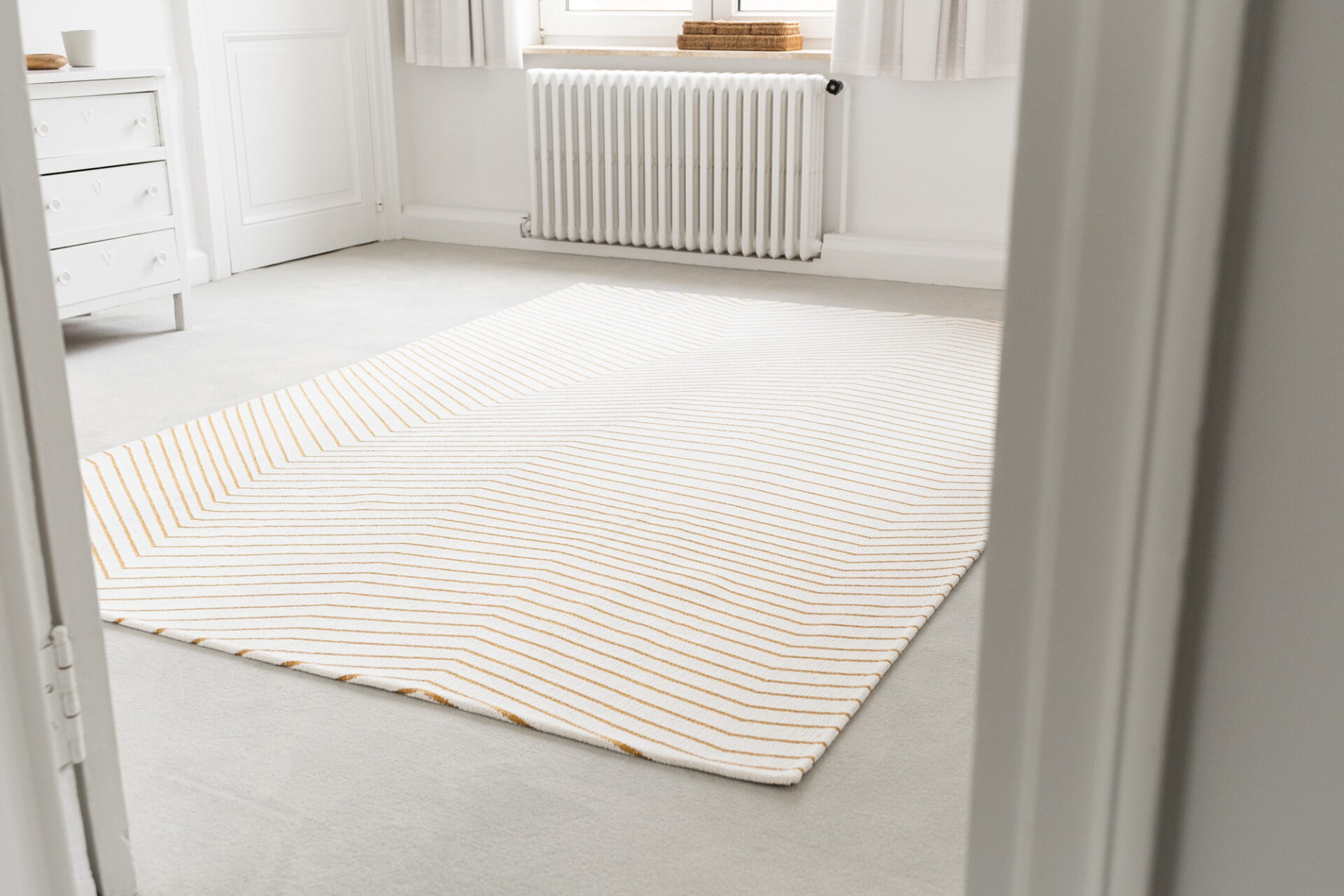 DYWAN San Adreas White Gold, biały, geometryczny wzór, złote linie, nowoczesny, elegancki