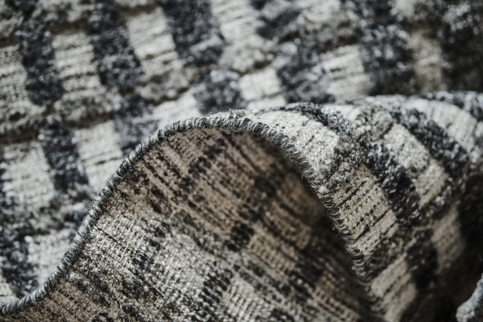 DYWAN Landscape Cliff Charcoal szary, nowoczesny, tkany ręcznie, klasyczny