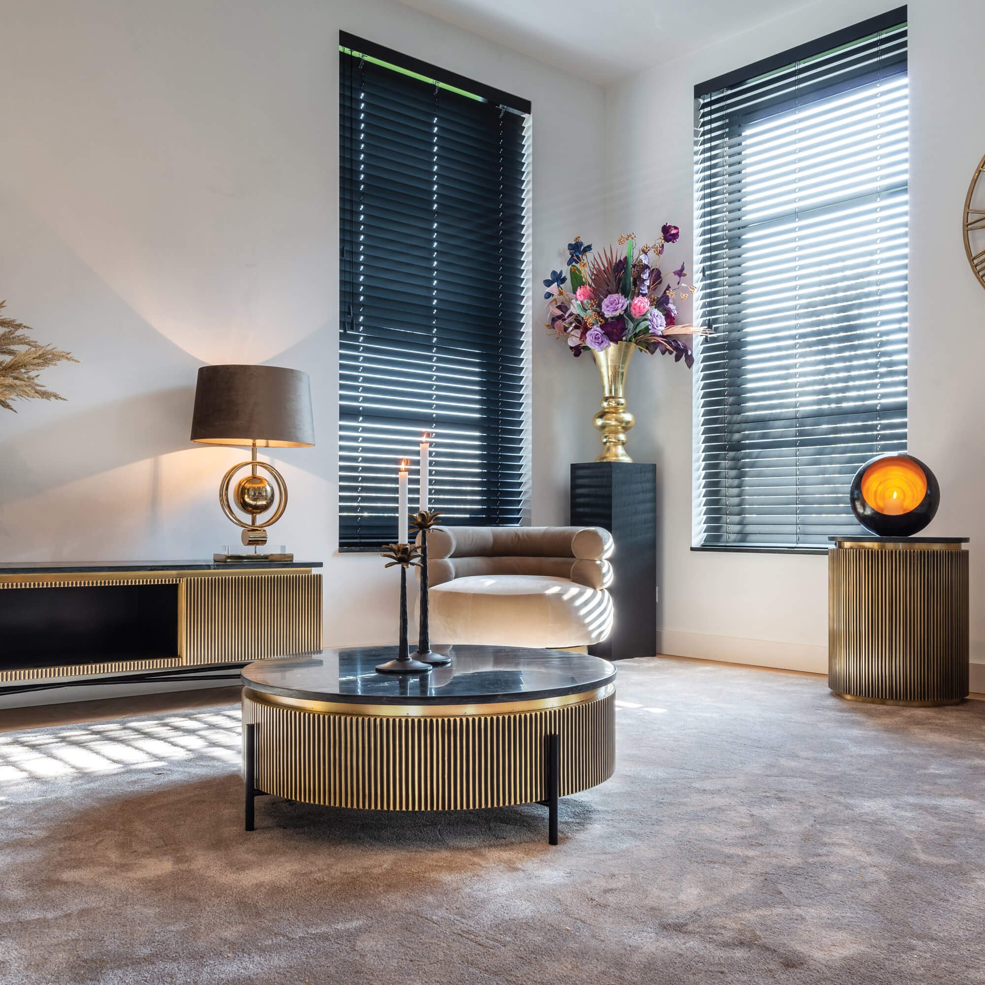 STOLIK KAWOWY Ironville czarno-złoty, okrągły, marmurowy blat, styl glamour, wyjątkowy STOLIK KAWOWY Ironville czarno-złoty, okrągły, marmurowy blat, styl glamour, wyjątkowy