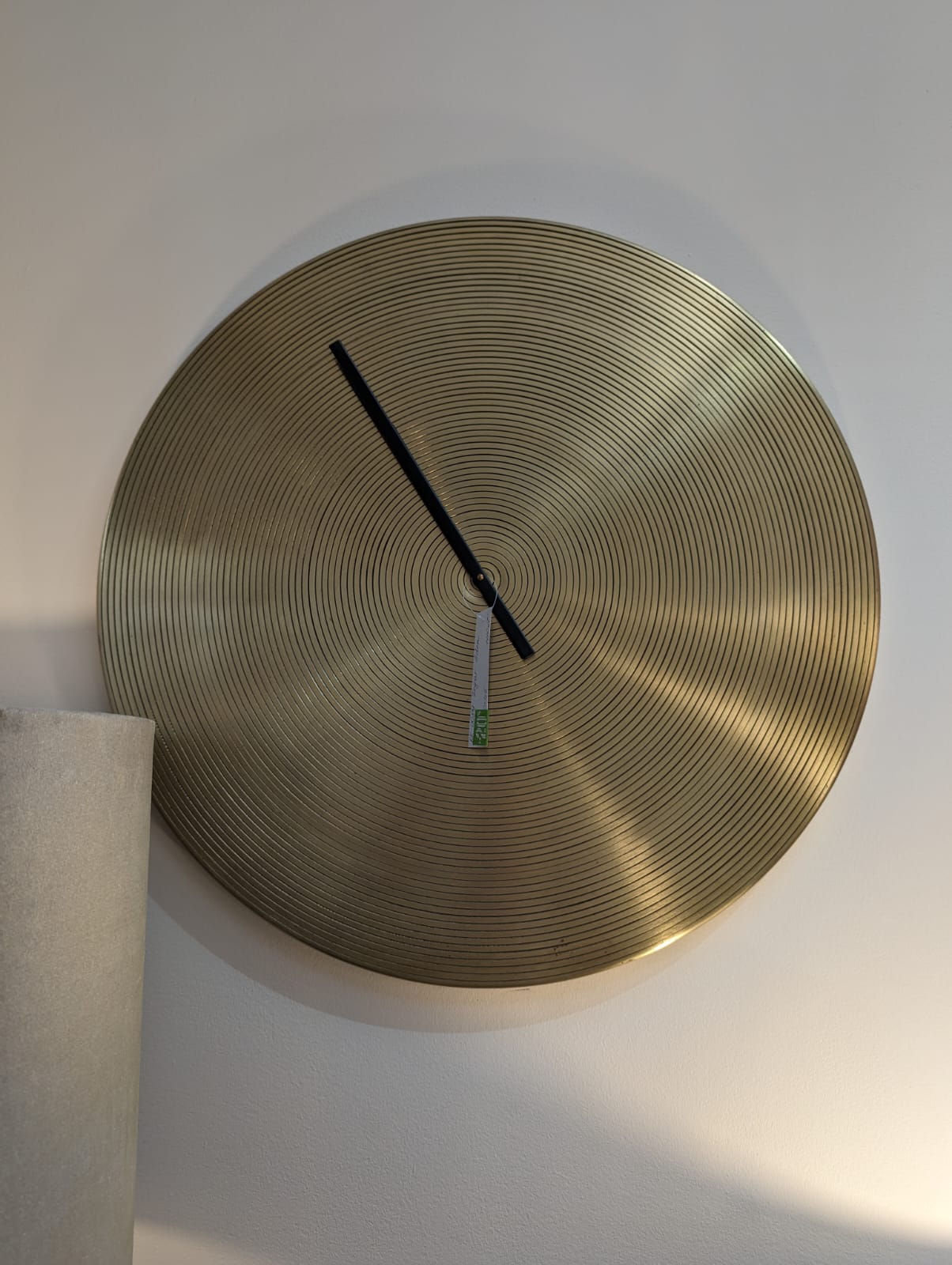 ZEGAR Aden metalowy, złoty kolor, okrągły kształt, nowoczesny