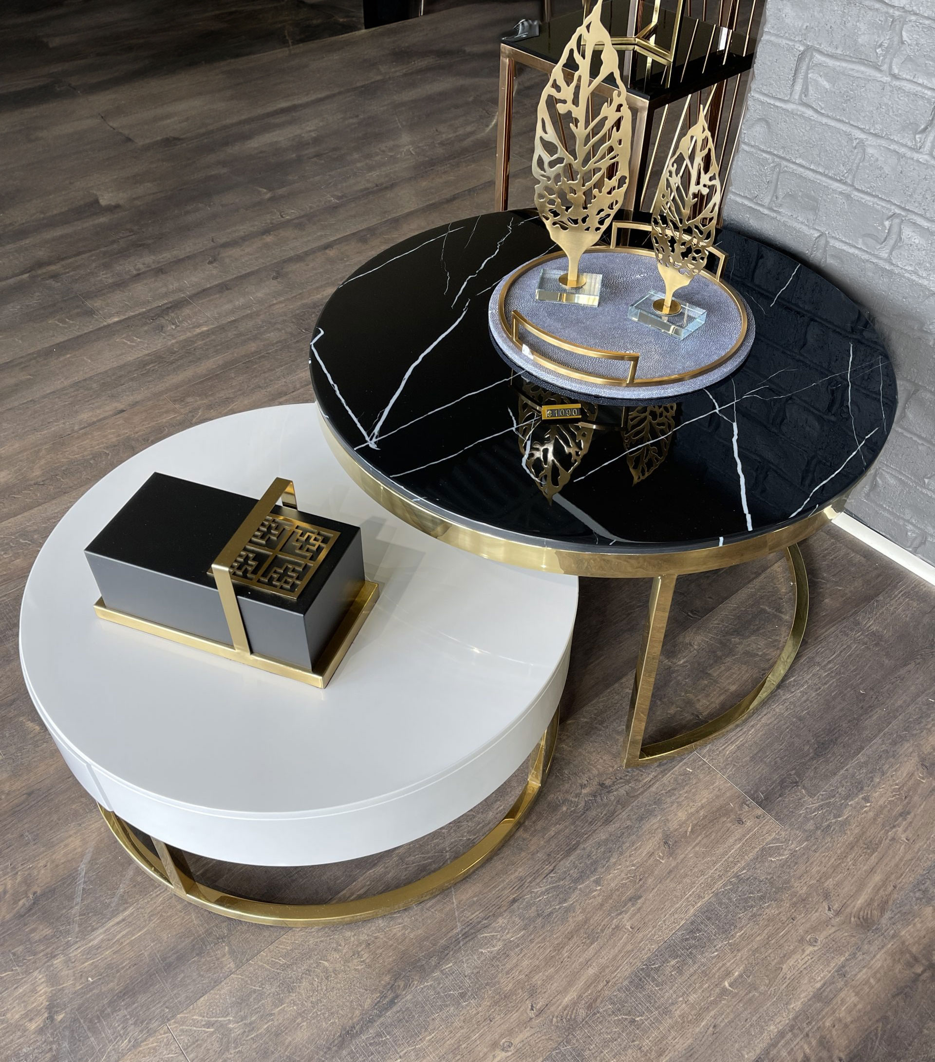ZESTAW STOLIKÓW KAWOWYCH 2w1 biało-czarny, złote zdobienia, syntetyczny marmur, piękny
