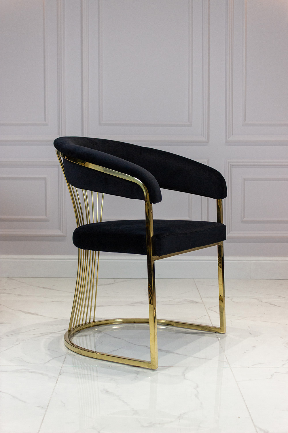 KRZESŁO z podłokietnikami, złota podstawa, czarne siedzisko, styl glamour
