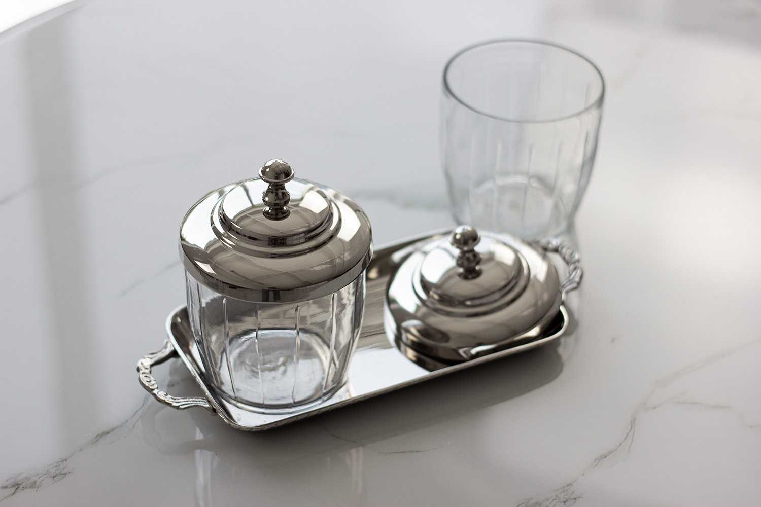 ZESTAW POJEMNIKÓW NA TACCE niklowane wykończenie, metalowo-szklany, klasyczny styl, ekskluzywny