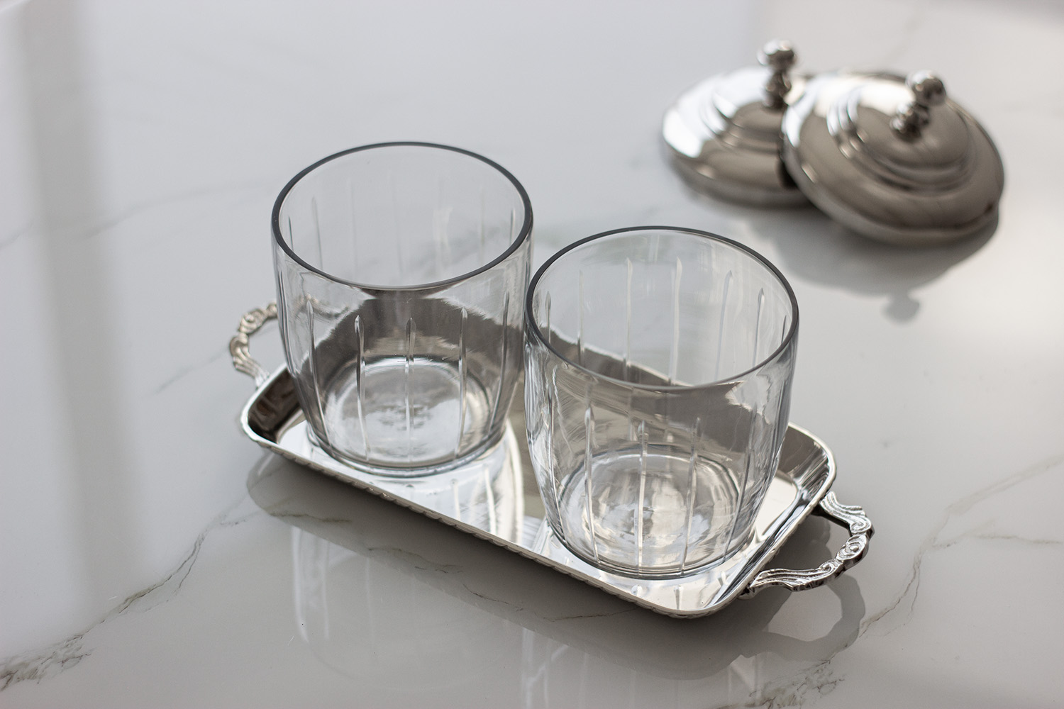 ZESTAW POJEMNIKÓW NA TACCE niklowane wykończenie, metalowo-szklany, klasyczny styl, najwyższa jakość