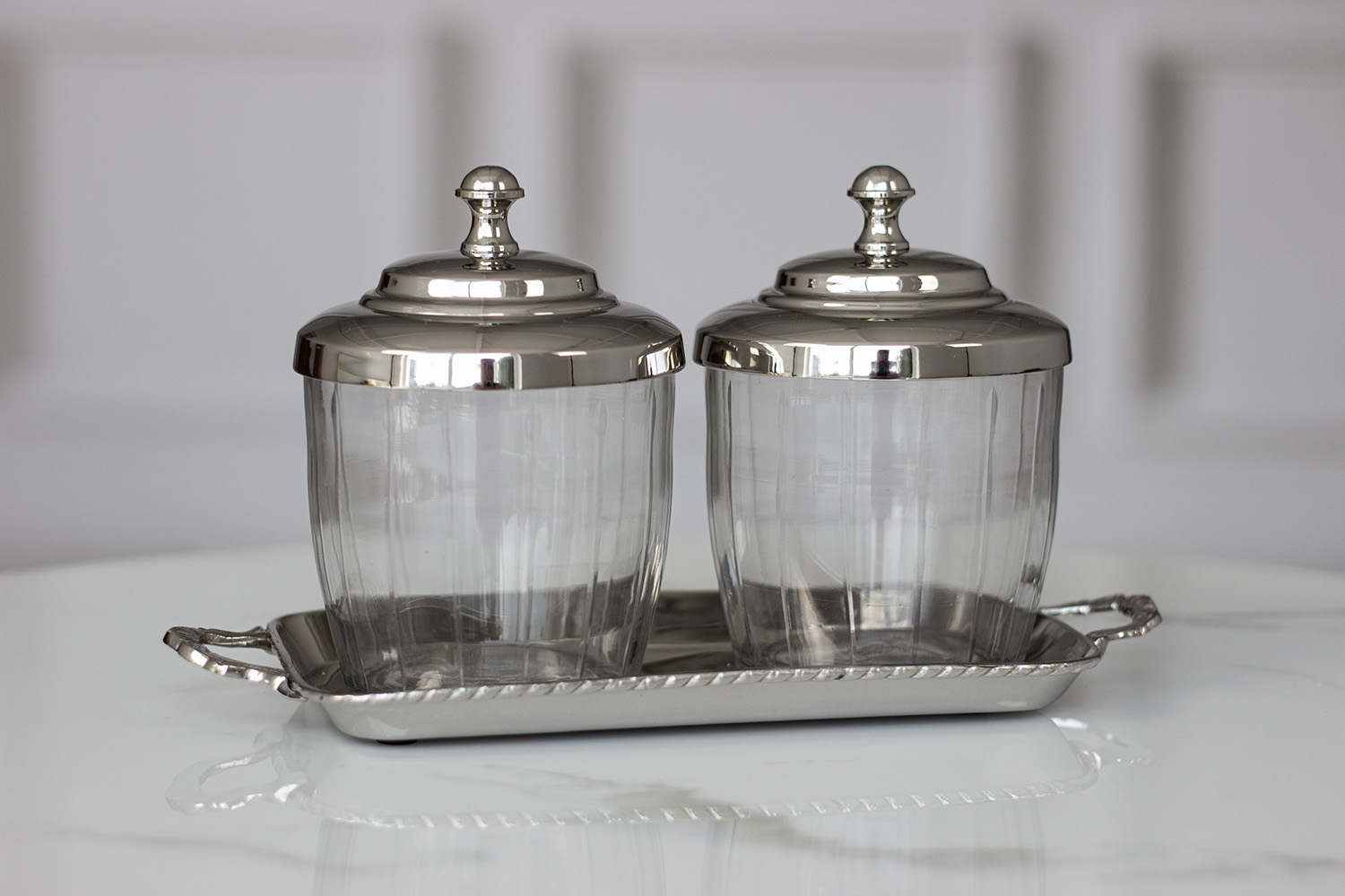 ZESTAW POJEMNIKÓW NA TACCE niklowane wykończenie, metalowo-szklany, klasyczny styl