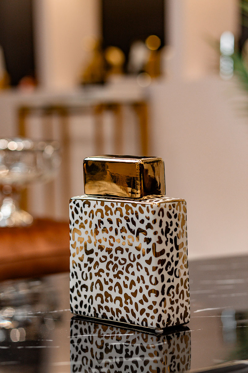 WAZON ceramiczny, prostokątny, biało-zloty nowoczesny wzór, dekoracyjny, wyrafinowany WAZON ceramiczny, prostokątny, biało-zloty nowoczesny wzór, dekoracyjny, wyrafinowany