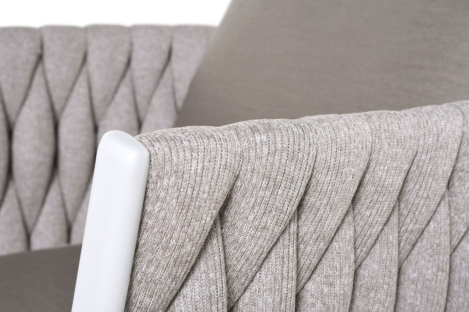 FOTEL OGRODOWY biały stelaż, tkanina Sunbrella taupe, nowoczesny wygląd, zestaw OM011-2