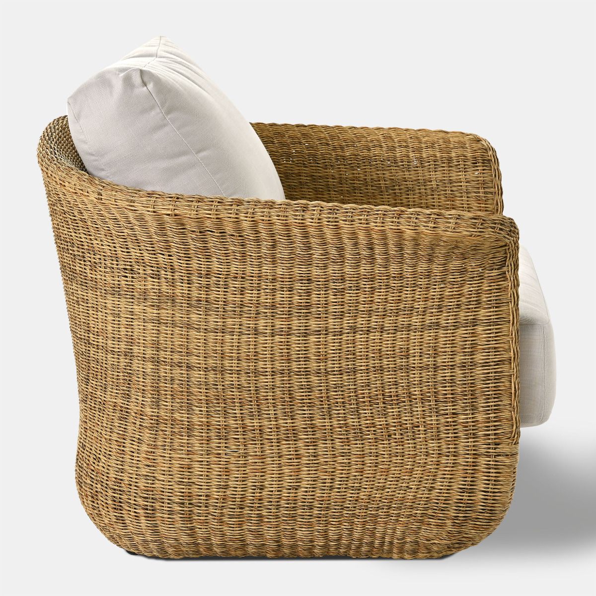 FOTEL OGRODOWY z technorattanu, poduszki sunproof, obłe kształty, zestaw ogrodowy OM004, ekskluzywny