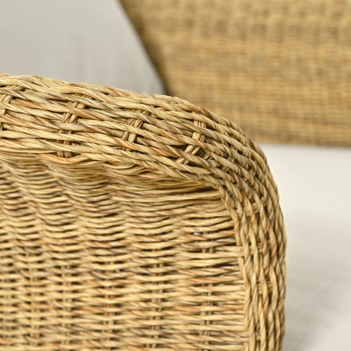 FOTEL OGRODOWY z technorattanu, poduszki sunproof, obłe kształty, zestaw ogrodowy OM004, najwyższa jakość