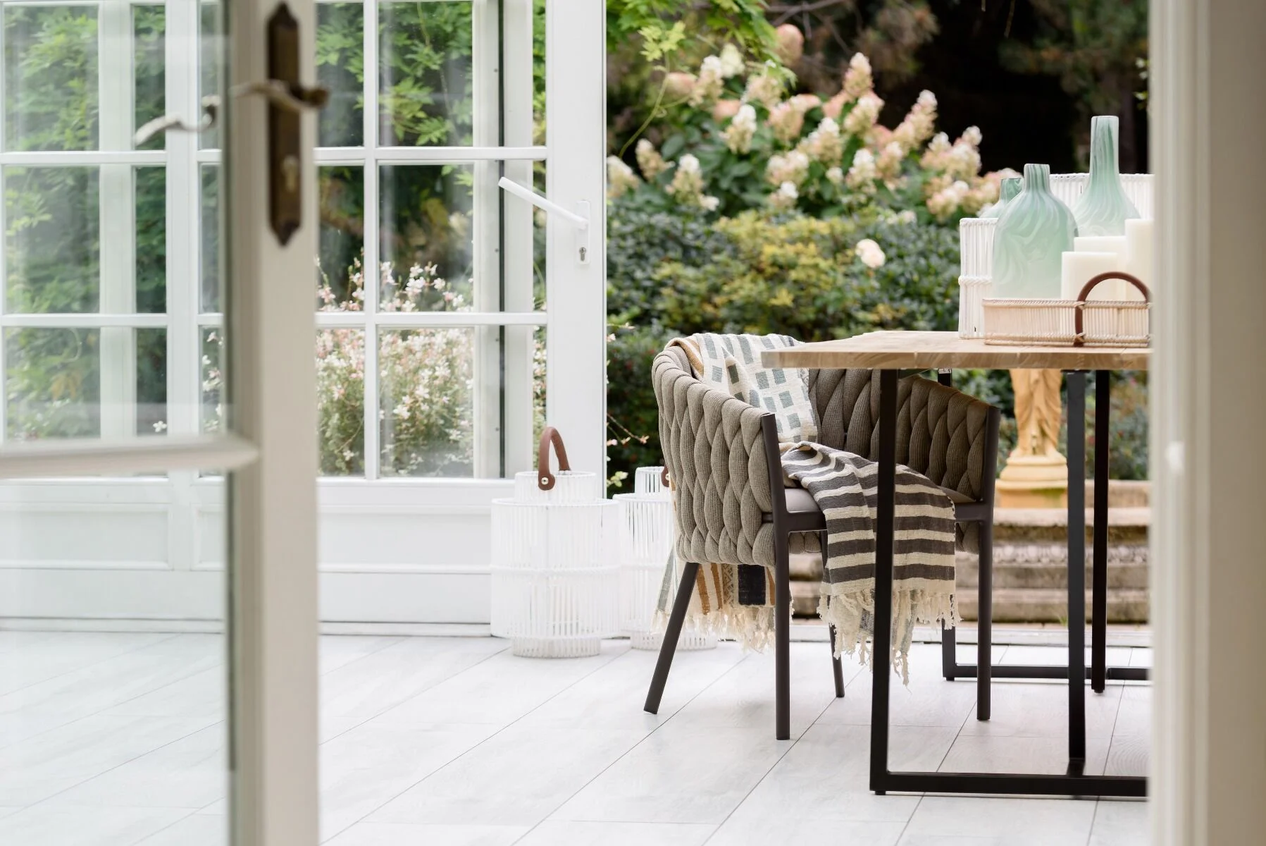 KRZESŁO OGRODOWE antracytowy stelaż, tkanina taupe, nowoczesny styl, zestaw ogrodowy OM005-8