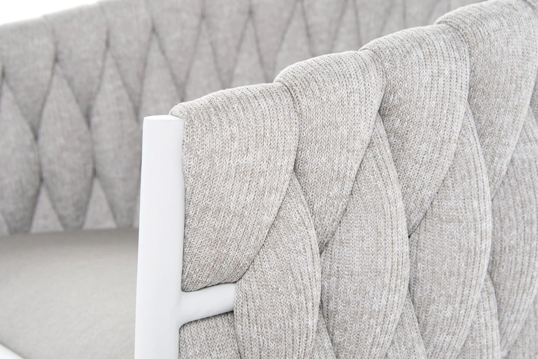 KRZESŁO OGRODOWE na białym stelażu, tkanina Sunbrella w kolorze taupe, nowoczesne, Zestaw ogrodowy OM011-4