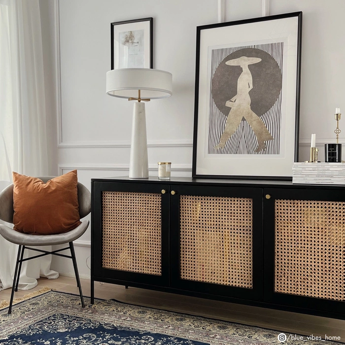 LAMPA STOŁOWA Bow, podstawa z naturalnego marmuru, biały, okrągły abażur, mosiężne detale LAMPA STOŁOWA Bow, podstawa z naturalnego marmuru, biały, okrągły abażur, mosiężne detale