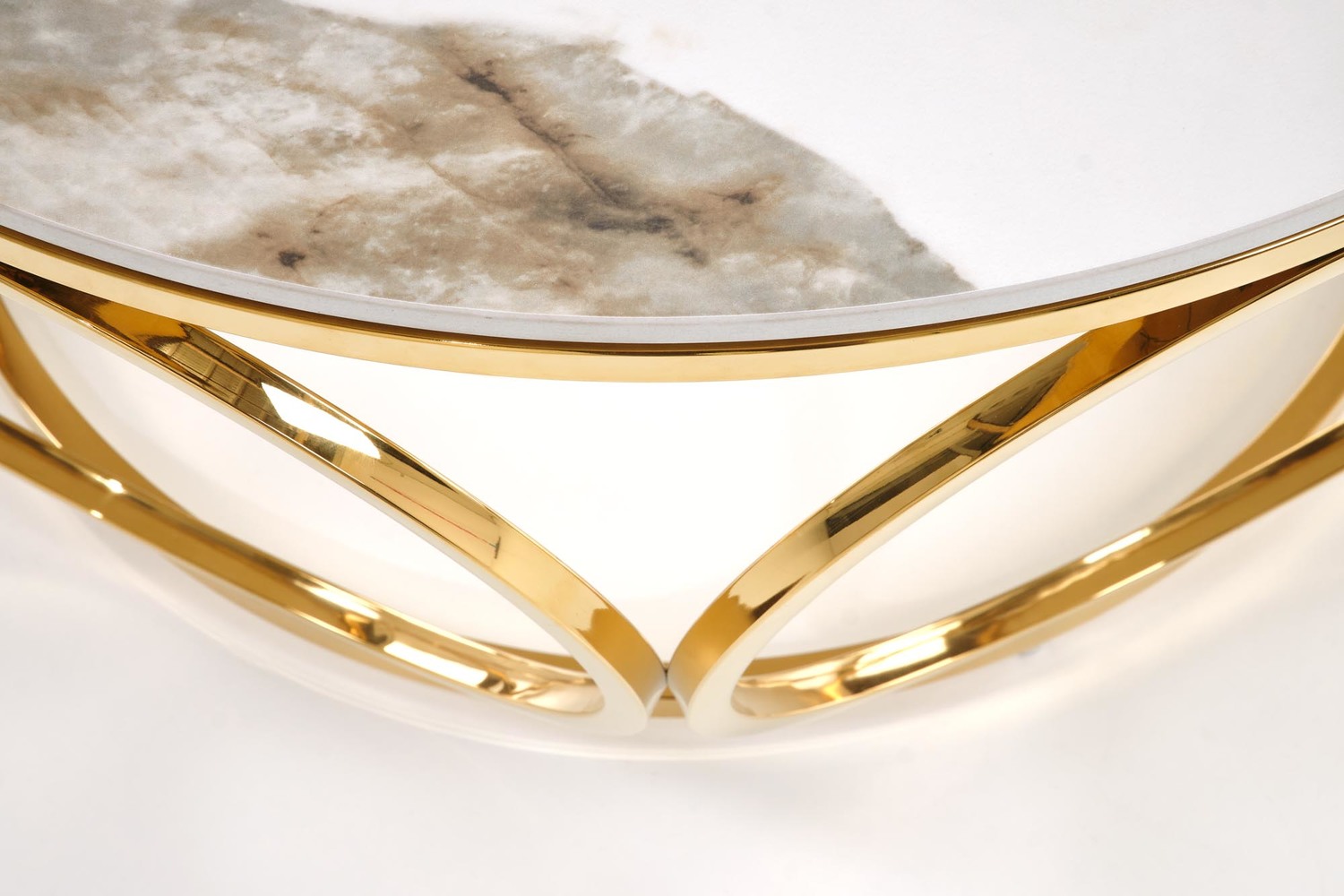 ŁAWA KAWOWA okrągła, złoty stelaż, biały blat ze spieku kamiennego, glamour, do salonu ŁAWA KAWOWA okrągła, złoty stelaż, biały blat ze spieku kamiennego, glamour, do salonu