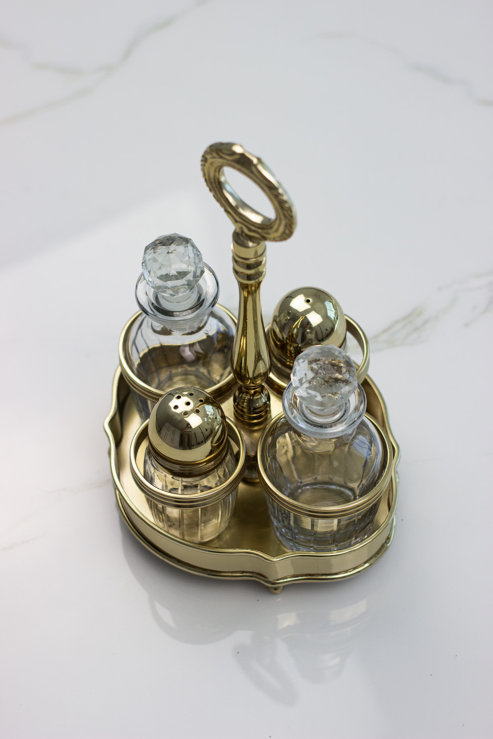 PRZYPRAWNIK metalowy, złoty, zestaw 4 pojemników ze stojakiem, na stół, ekskluzywny PRZYPRAWNIK metalowy, złoty, zestaw 4 pojemników ze stojakiem, na stół, ekskluzywny