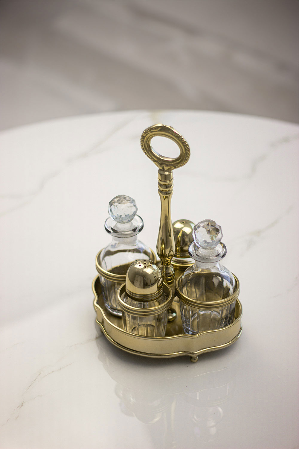 PRZYPRAWNIK metalowy, złoty, zestaw 4 pojemników ze stojakiem, na stół, wyjątkowy PRZYPRAWNIK metalowy, złoty, zestaw 4 pojemników ze stojakiem, na stół, wyjątkowy