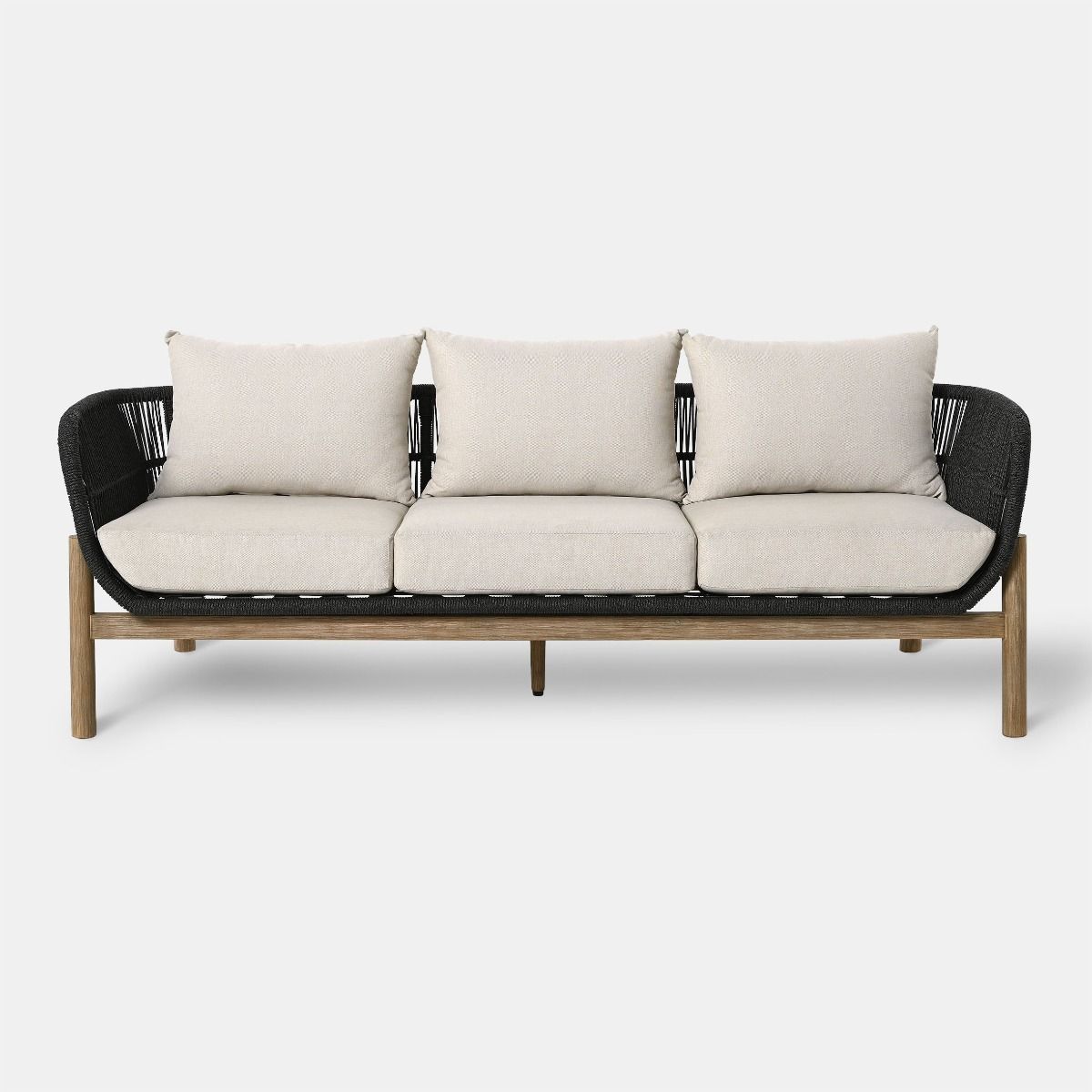 SOFA OGRODOWA na drewnianym stelażu, czarne wypełnienie stelaża, beżowe poduszki, zestaw ogrodowy OM002, piękna