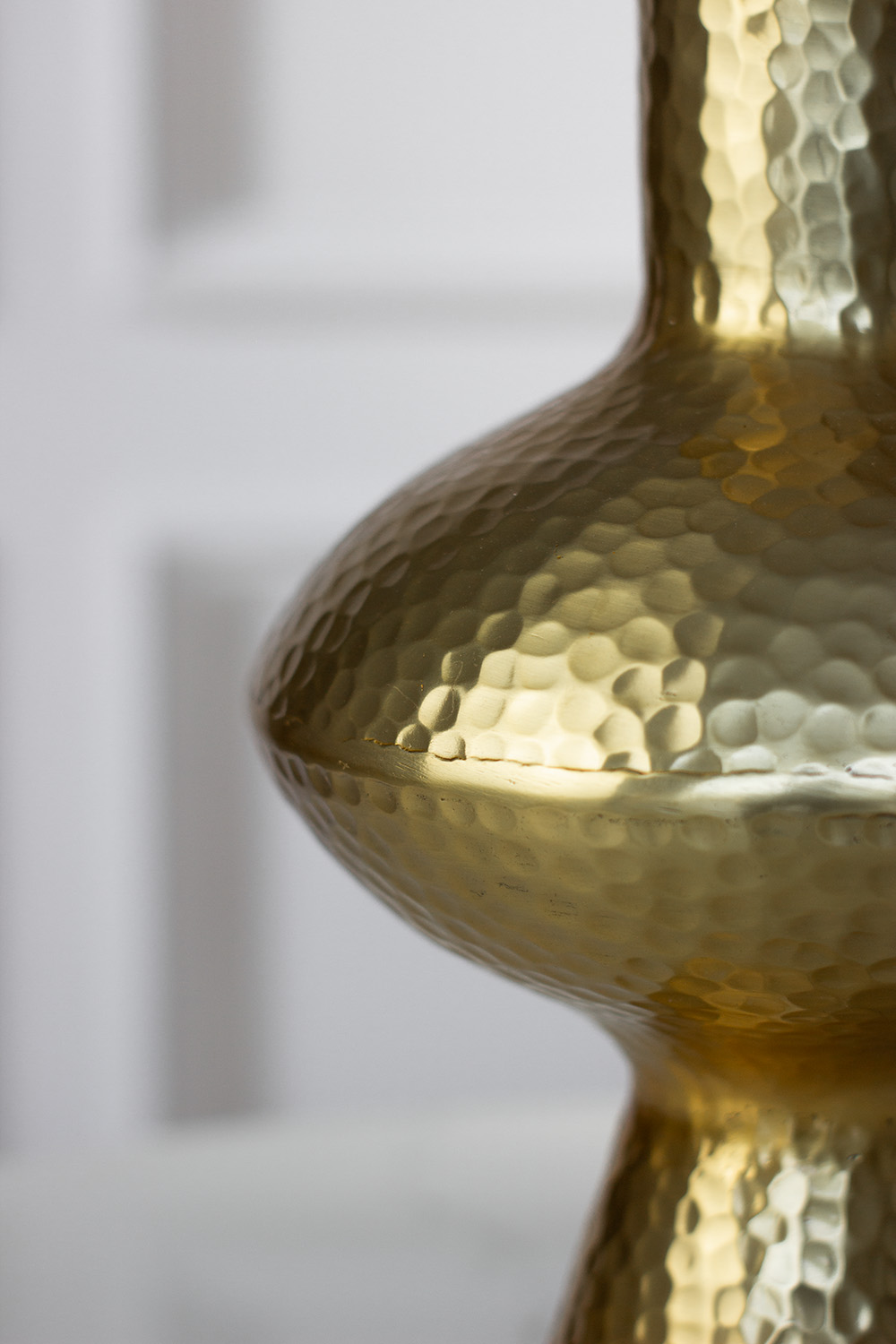 WAZON złoty, wyjątkowa faktura, designerski kształt, styl glamour, elegancki WAZON złoty, wyjątkowa faktura, designerski kształt, styl glamour, elegancki