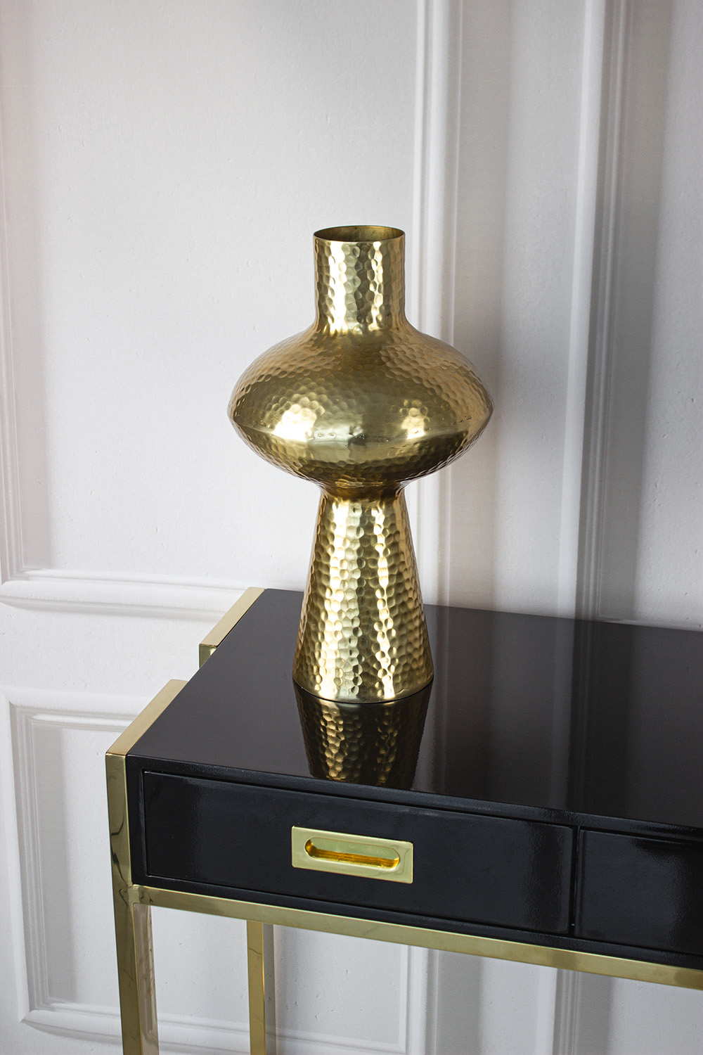 WAZON złoty, wyjątkowa faktura, designerski kształt, styl glamour WAZON złoty, wyjątkowa faktura, designerski kształt, styl glamour