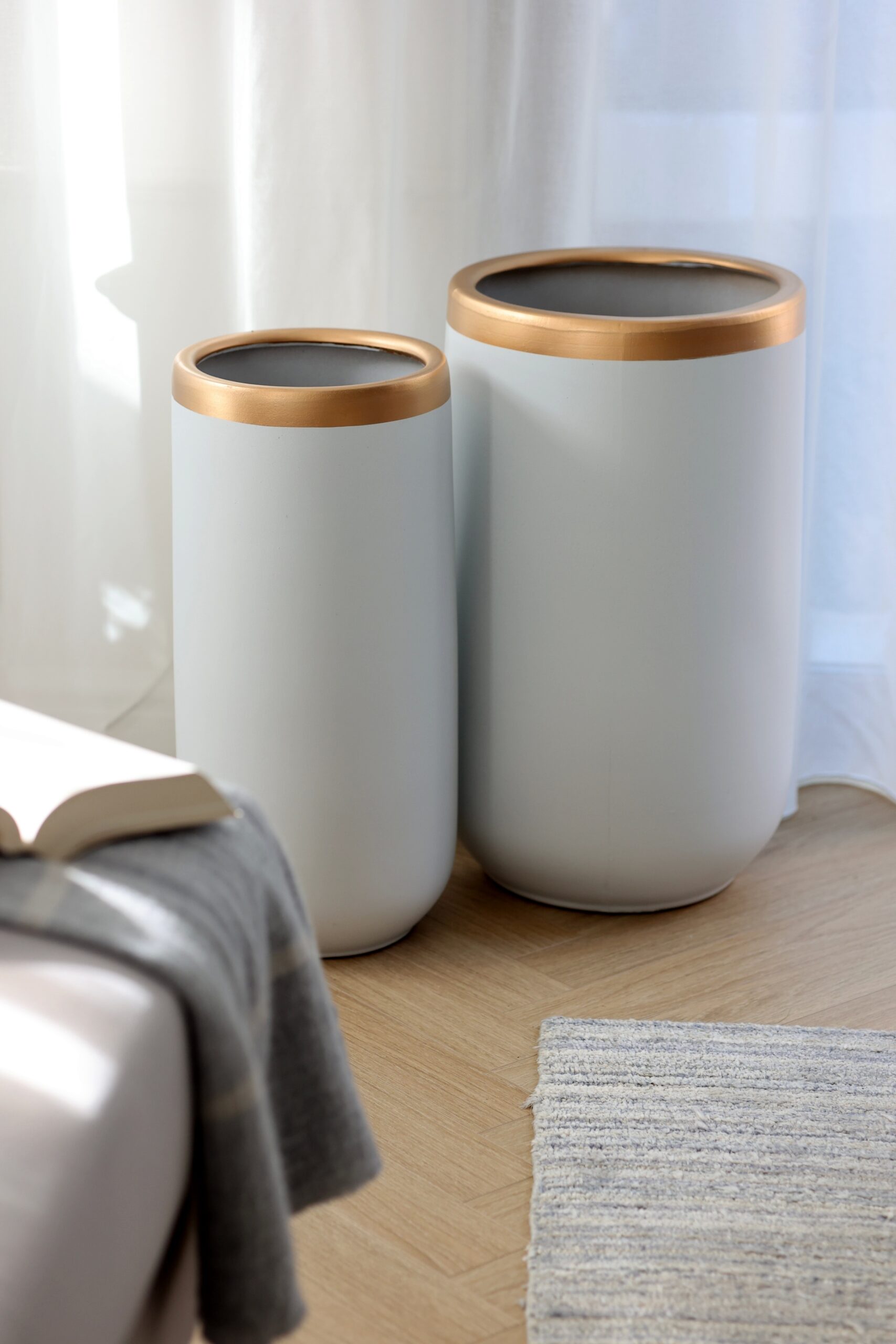 ZESTAW 2 DONIC ceramicznych, białe ze złotym detalem, styl glamour, ekskluzywne ZESTAW 2 DONIC ceramicznych, białe ze złotym detalem, styl glamour, ekskluzywne