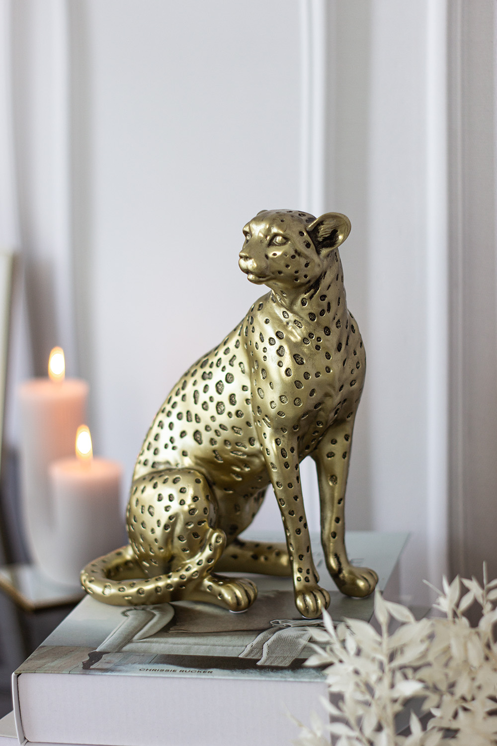 FIGURKA OZDOBNA gepard, z żywicy, złote, piękne wykończenie, styl glamour FIGURKA OZDOBNA gepard, z żywicy, złote, piękne wykończenie, styl glamour