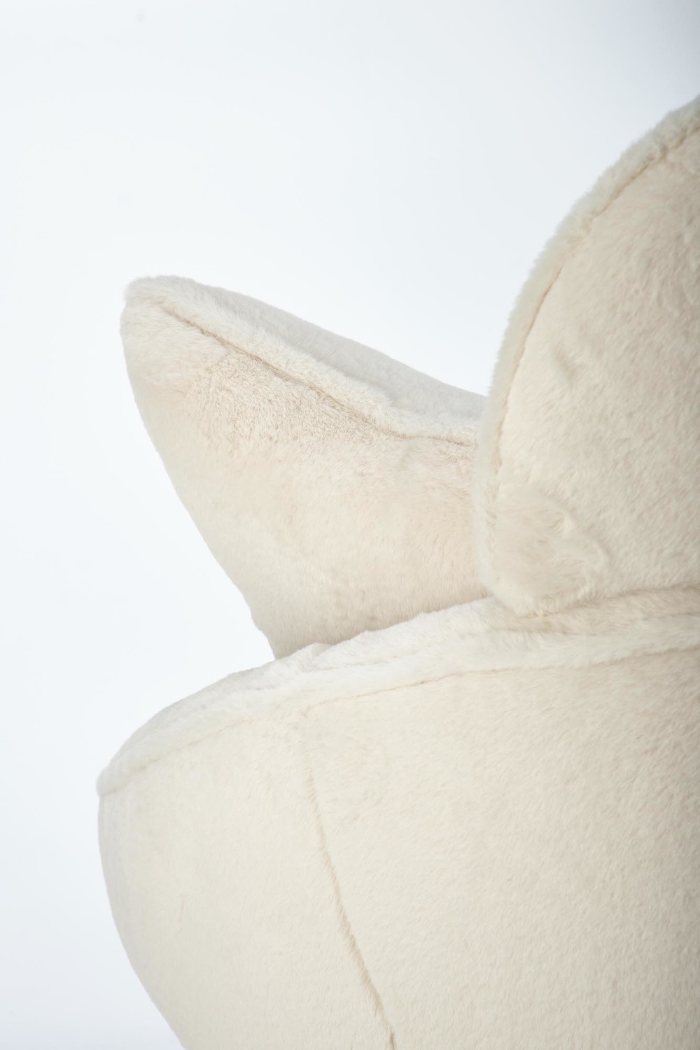 FOTEL wypoczynkowy na czarnych nogach, pluszowa miła w dotyku tkanina, nowoczesny design, kremowy-1 FOTEL wypoczynkowy na czarnych nogach, pluszowa miła w dotyku tkanina, nowoczesny design, kremowy-1