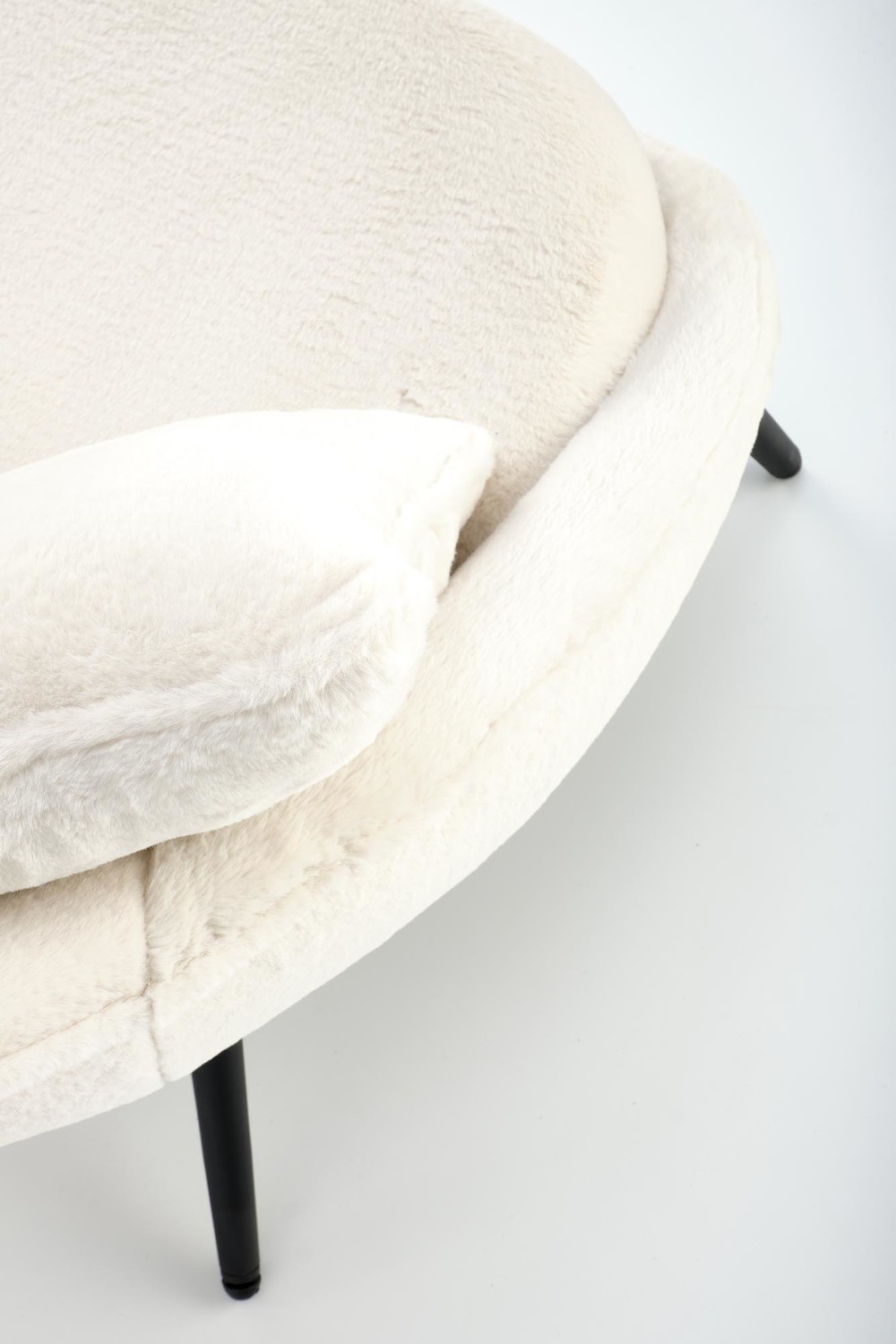 FOTEL wypoczynkowy na czarnych nogach, pluszowa miła w dotyku tkanina, nowoczesny design, kremowy-4 FOTEL wypoczynkowy na czarnych nogach, pluszowa miła w dotyku tkanina, nowoczesny design, kremowy-4
