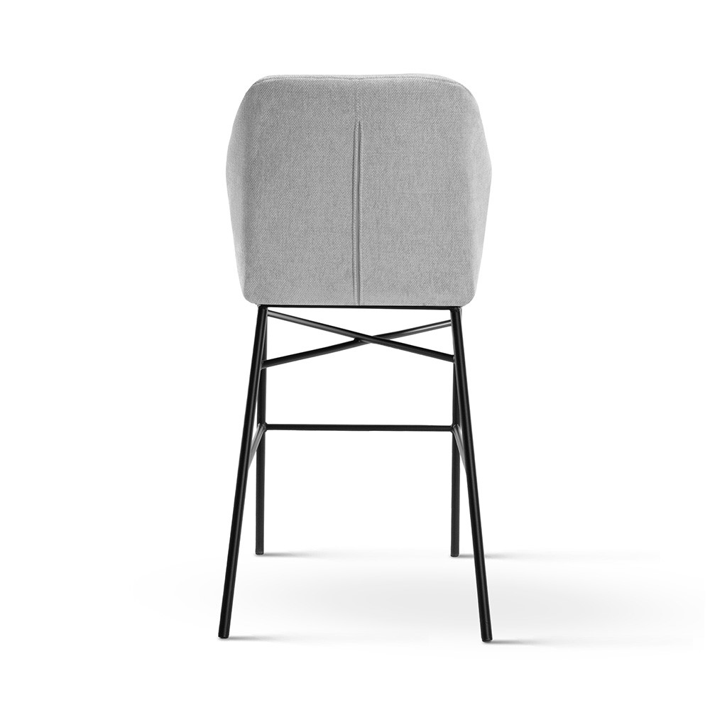 HOKER na czarnych nogach, szara tapicerka, szerokie wygodne siedzisko, elegancki styl, do salonu HOKER na czarnych nogach, szara tapicerka, szerokie wygodne siedzisko, elegancki styl, do salonu