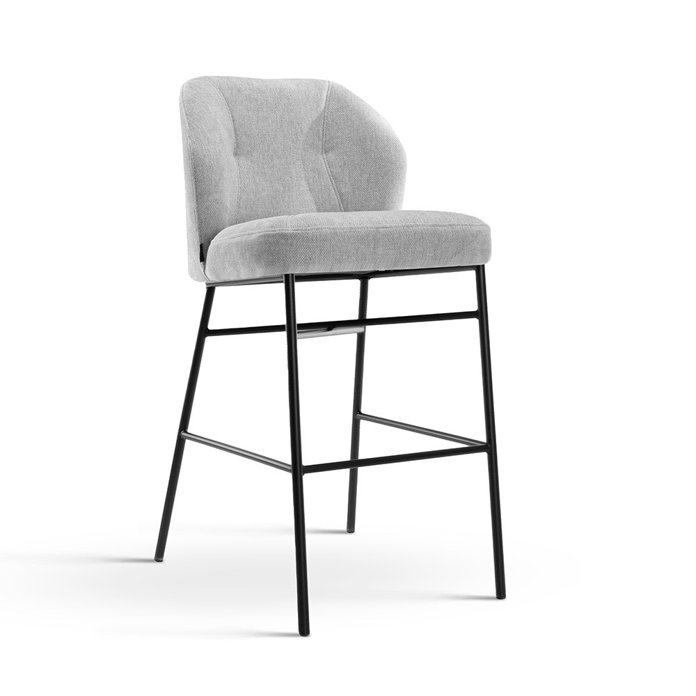 HOKER na czarnych nogach, szara tapicerka, szerokie wygodne siedzisko, elegancki styl HOKER na czarnych nogach, szara tapicerka, szerokie wygodne siedzisko, elegancki styl