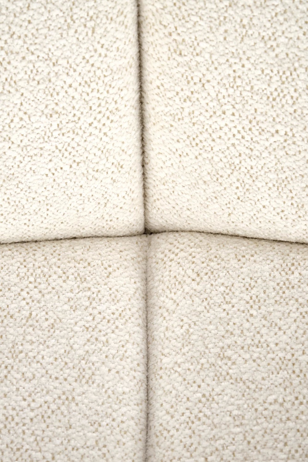 KRZESŁO na czarnych nogach, kremowa pluszowa tkanina, skandynawski minimalistyczny styl, designerskie